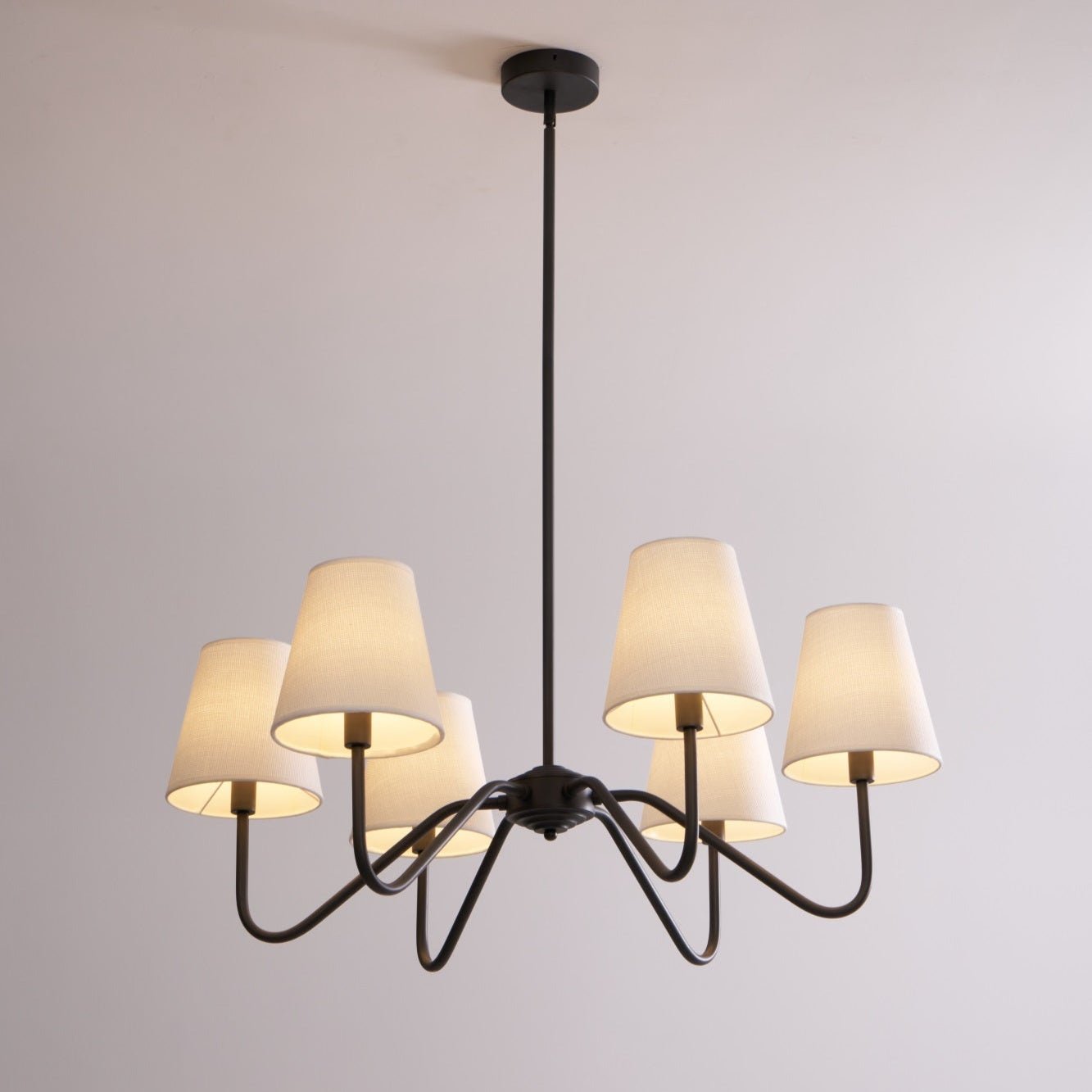 Aurvarira Lumos Klassischer Kronleuchter aus Schwarzem Stoff-Letslighting