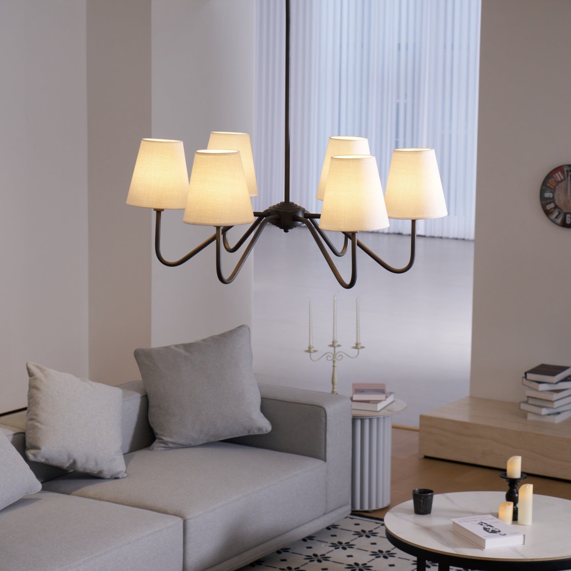 Aurvarira Lumos Klassischer Kronleuchter aus Schwarzem Stoff-Letslighting