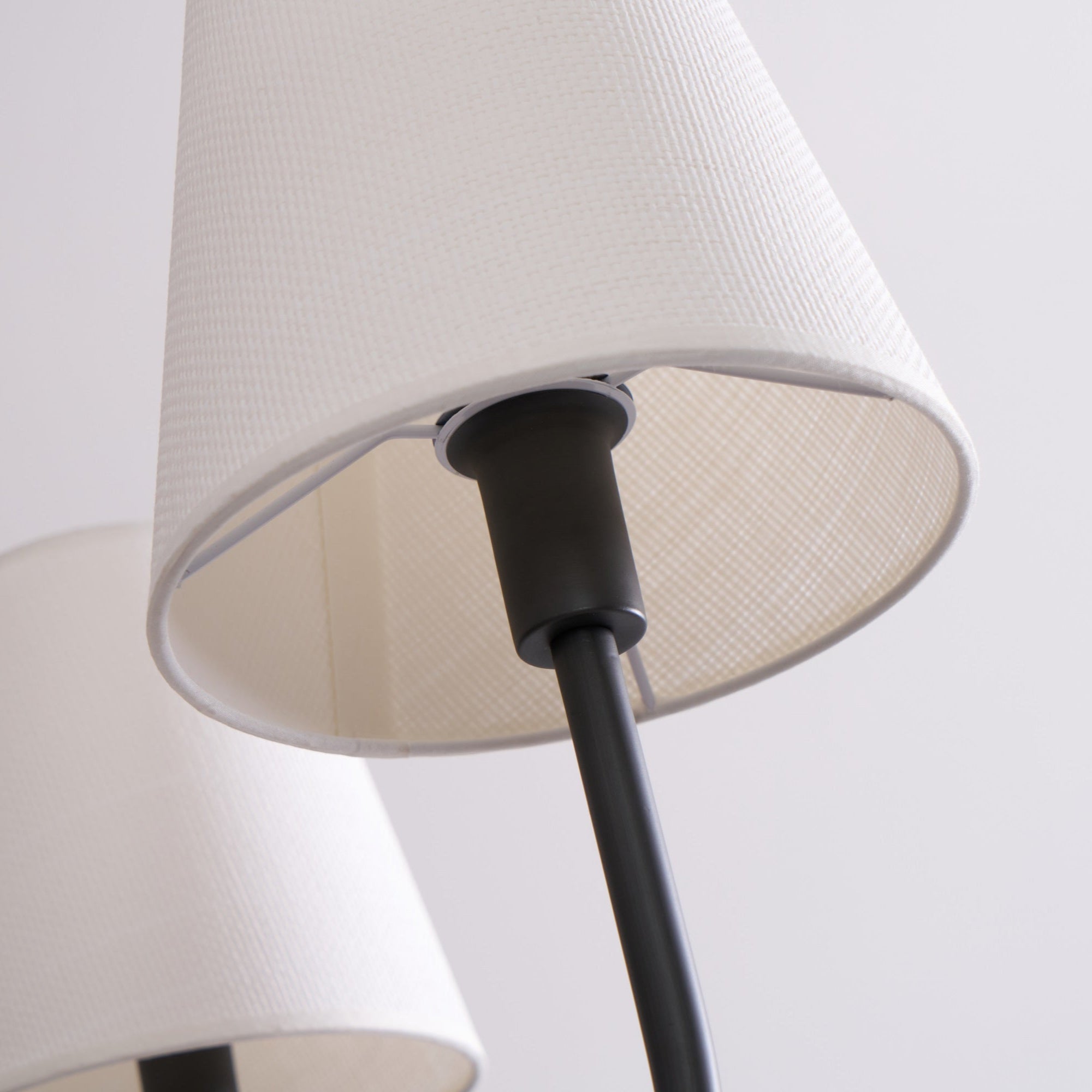Aurvarira Lumos Klassischer Kronleuchter aus Schwarzem Stoff-Letslighting
