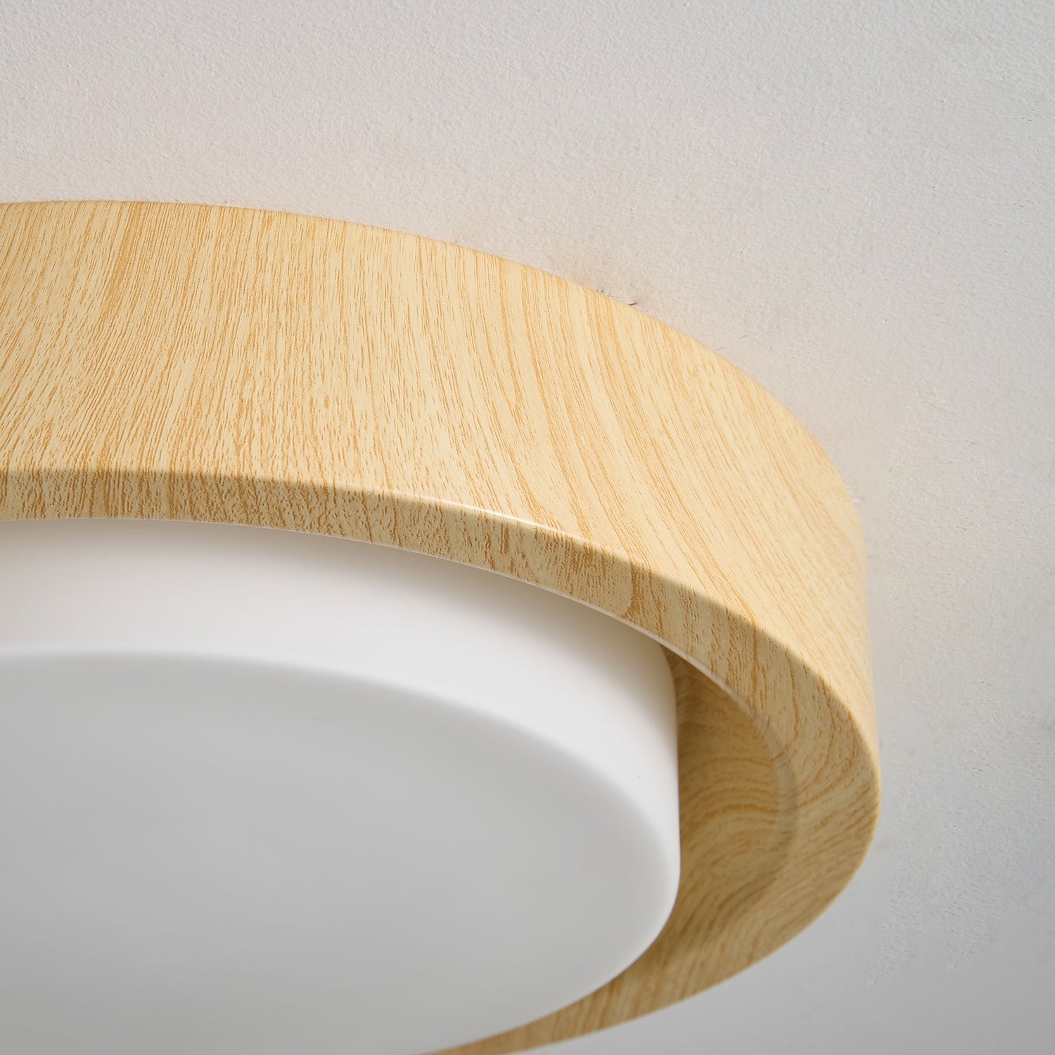 Daniel Minimalistische Deckenleuchte aus Holz-Letslighting