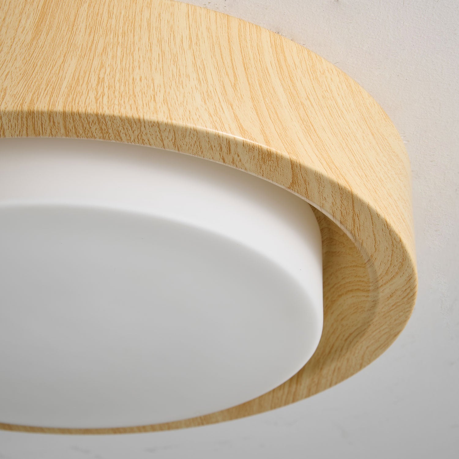 Daniel Minimalistische Deckenleuchte aus Holz-Letslighting