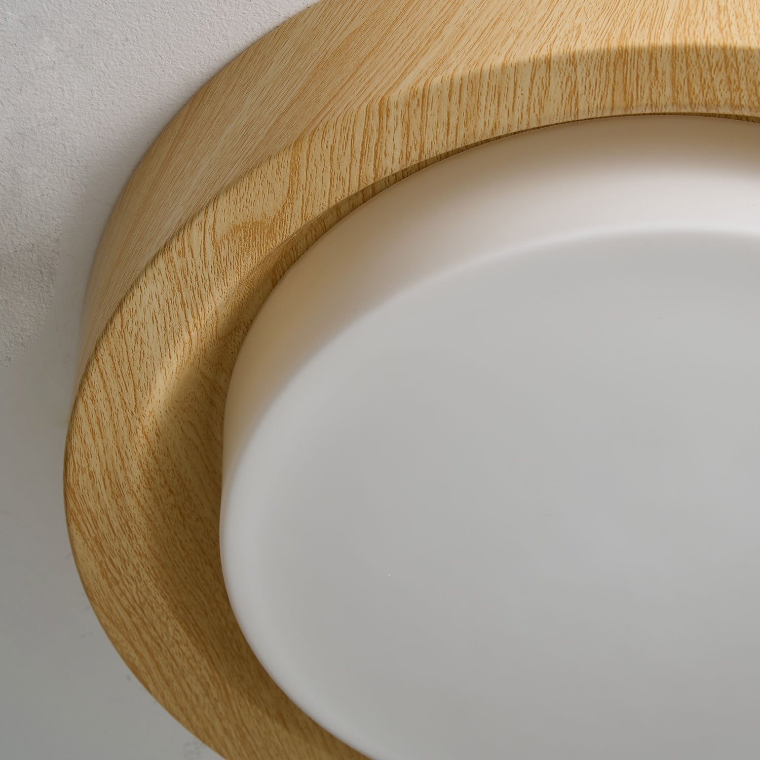 Daniel Minimalistische Deckenleuchte aus Holz-Letslighting