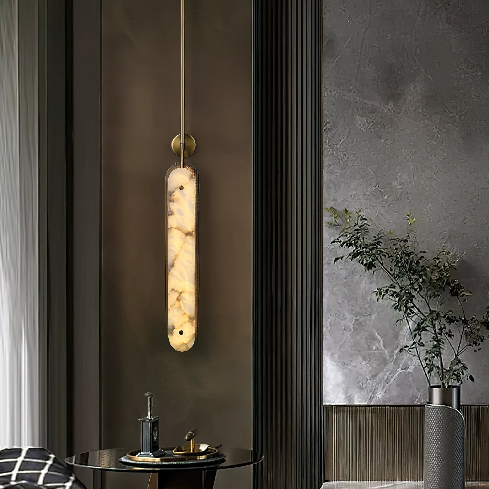 Ilaeir Vertical Alabaster Pendant Light - Neutralighting