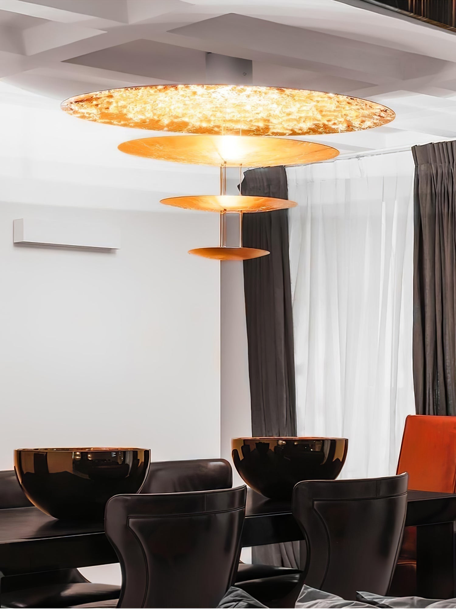 Zathaara Mehrlagige Pendelleuchte aus Goldfolie-Letslighting