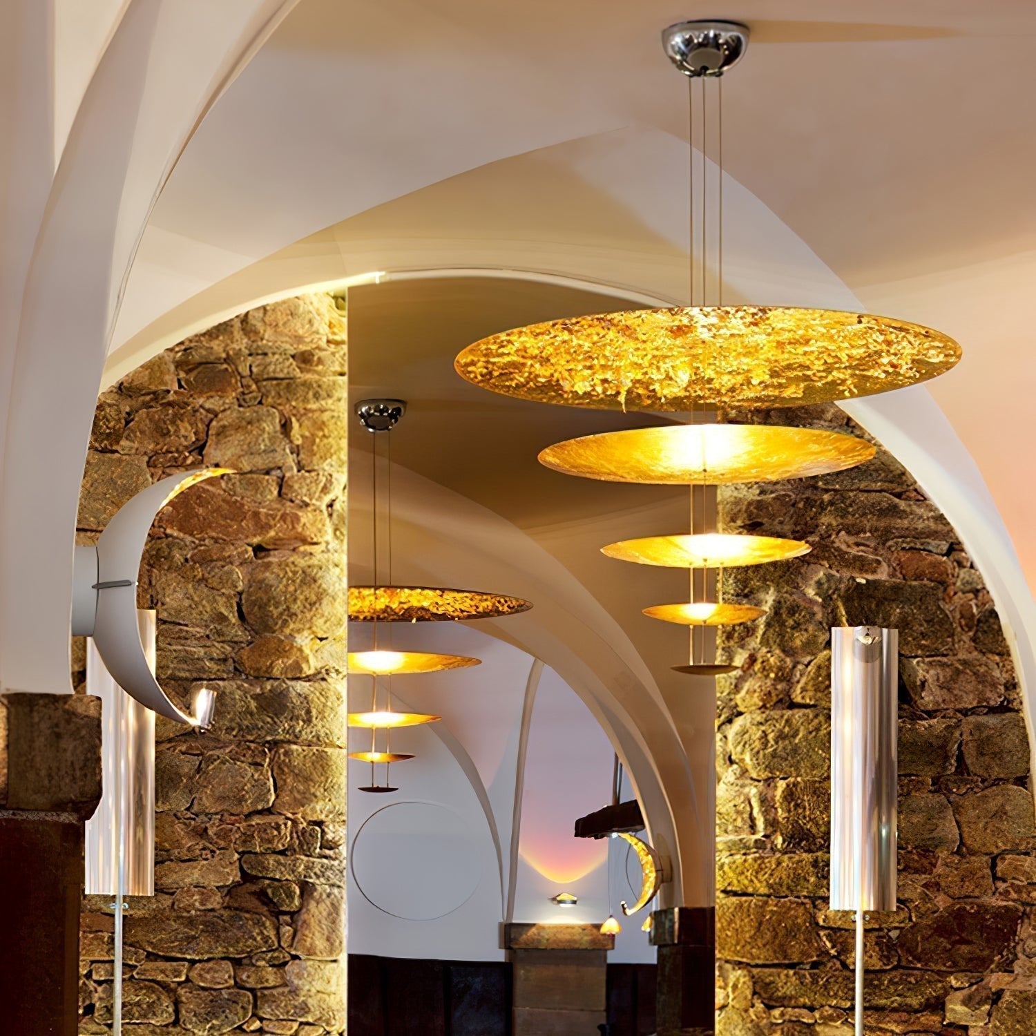Zathaara Mehrlagige Pendelleuchte aus Goldfolie-Letslighting