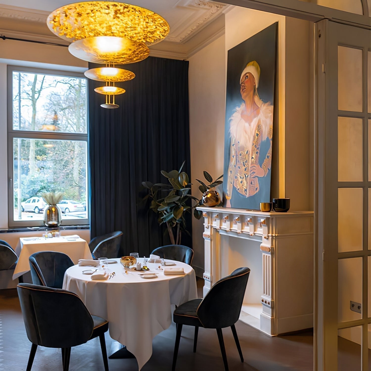 Zathaara Mehrlagige Pendelleuchte aus Goldfolie-Letslighting