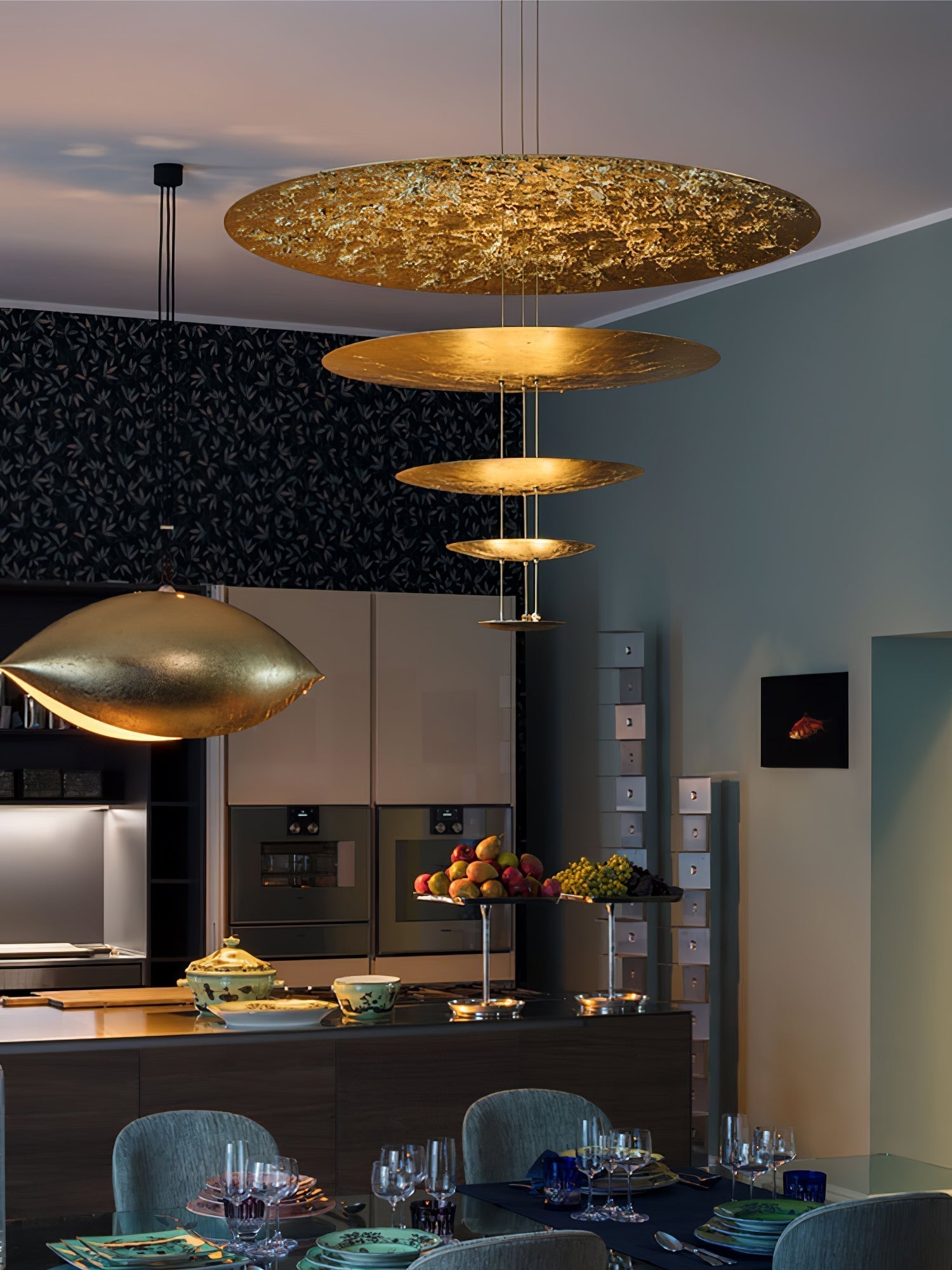 Zathaara Mehrlagige Pendelleuchte aus Goldfolie-Letslighting