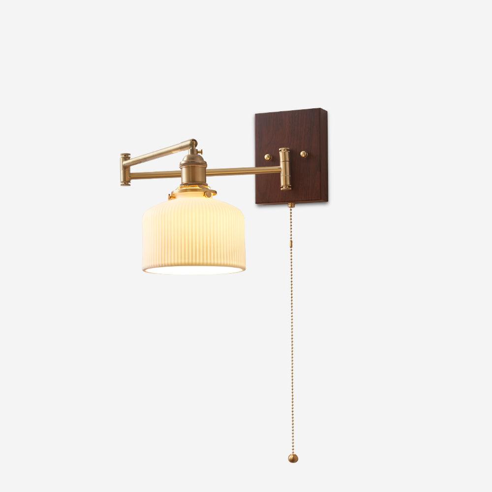 Piper Vintage Wandleuchte aus Walnuss-Messing-Letslighting