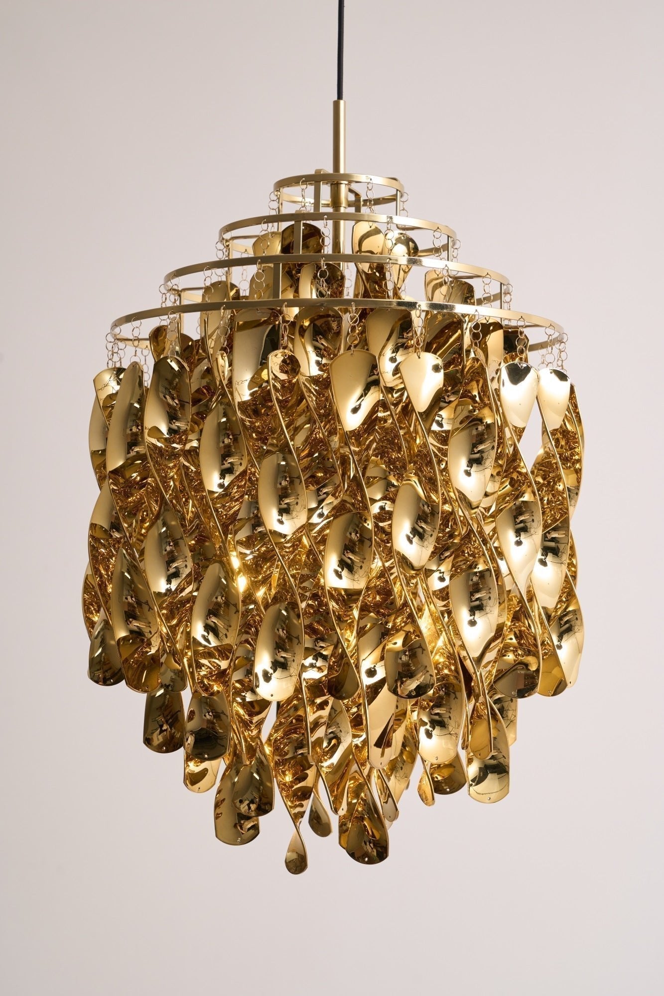 Isoran Luxe Pendelleuchte aus Metall-Letslighting