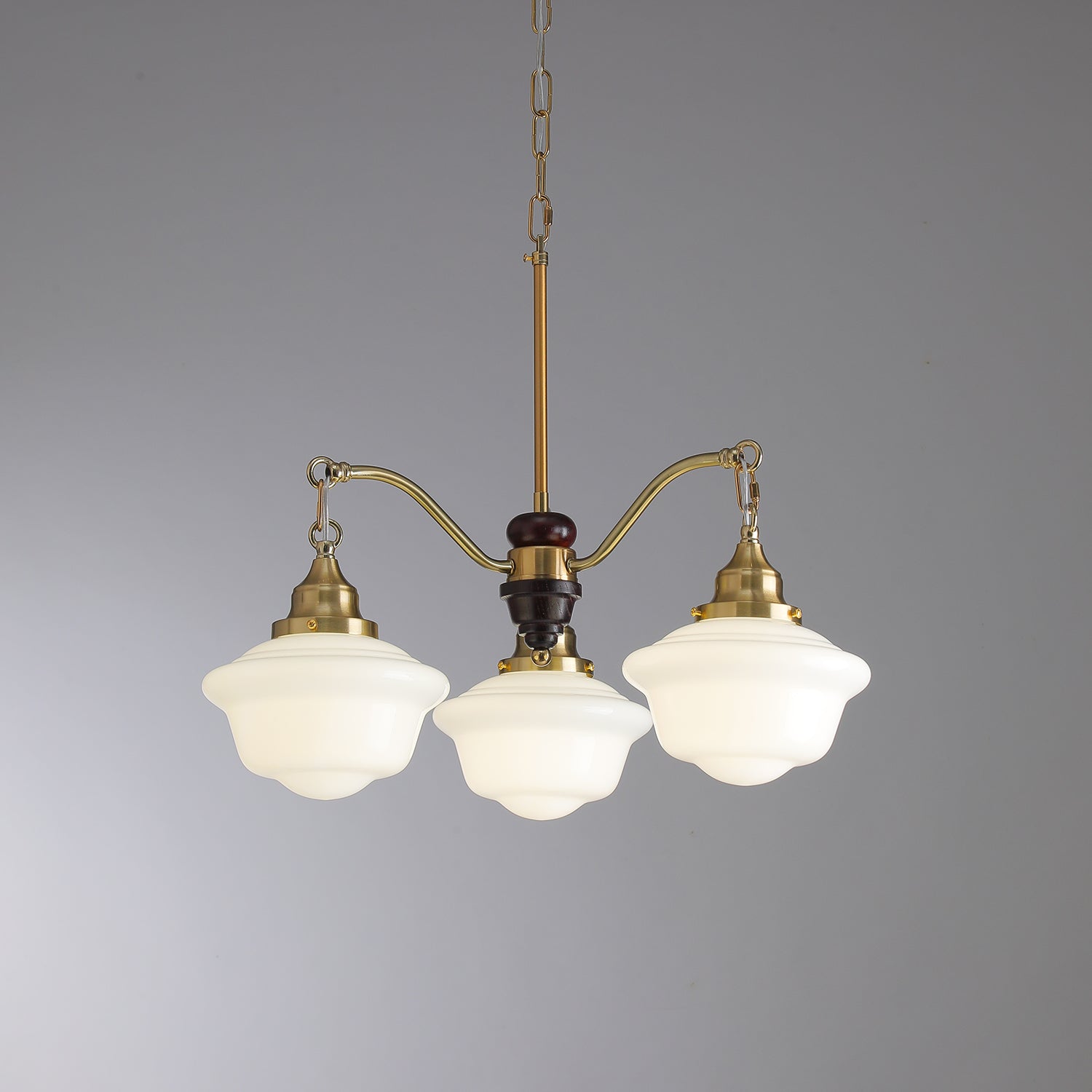 Lustra Kronleuchter Messing Holz Milchglas Klassisch-Letslighting