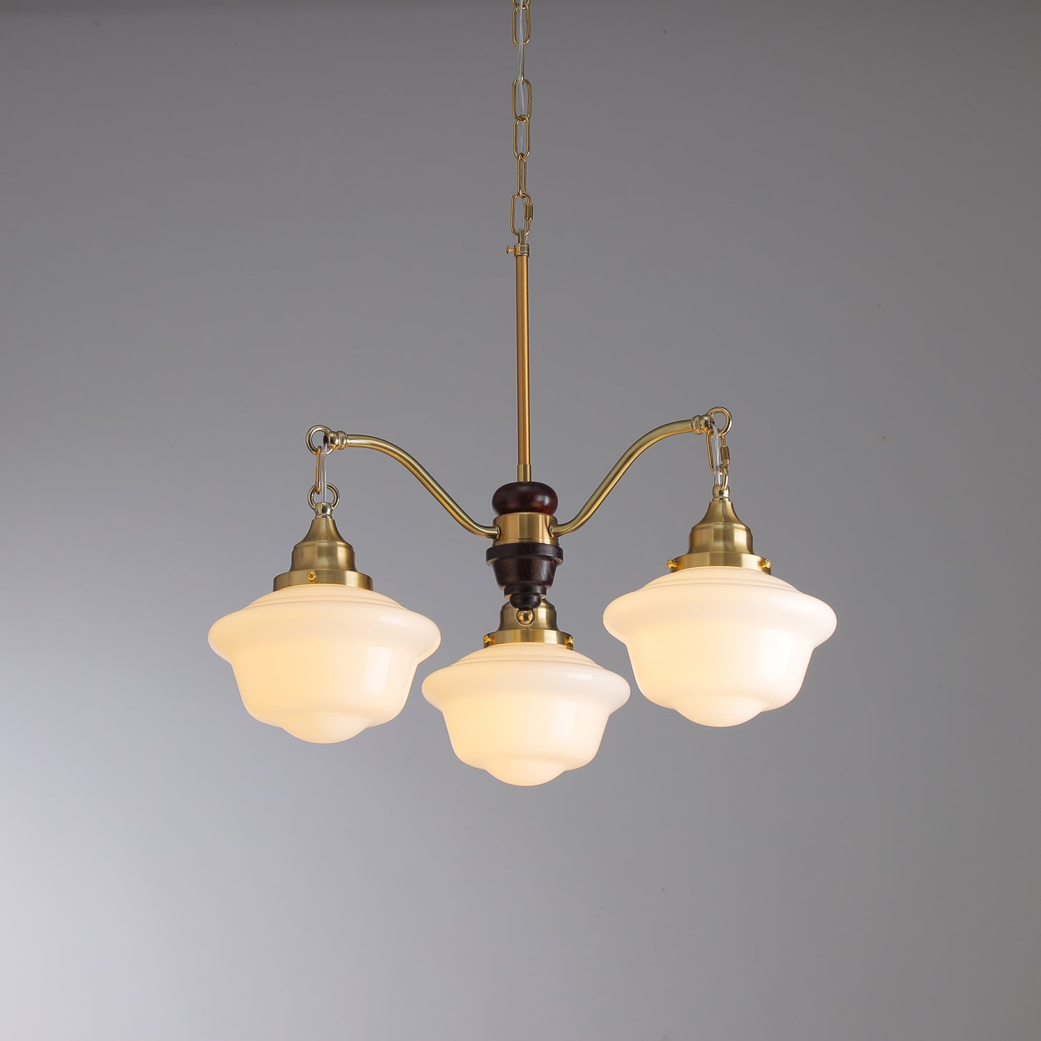 Lustra Kronleuchter Messing Holz Milchglas Klassisch-Letslighting