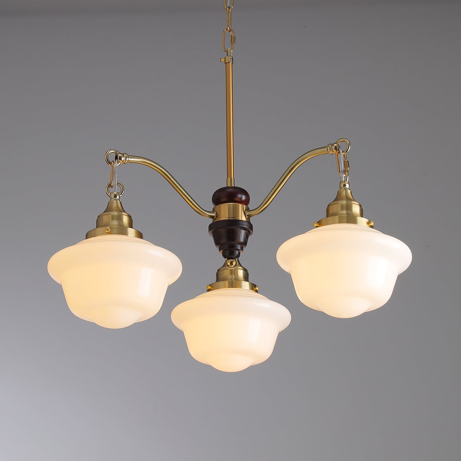Lustra Kronleuchter Messing Holz Milchglas Klassisch-Letslighting