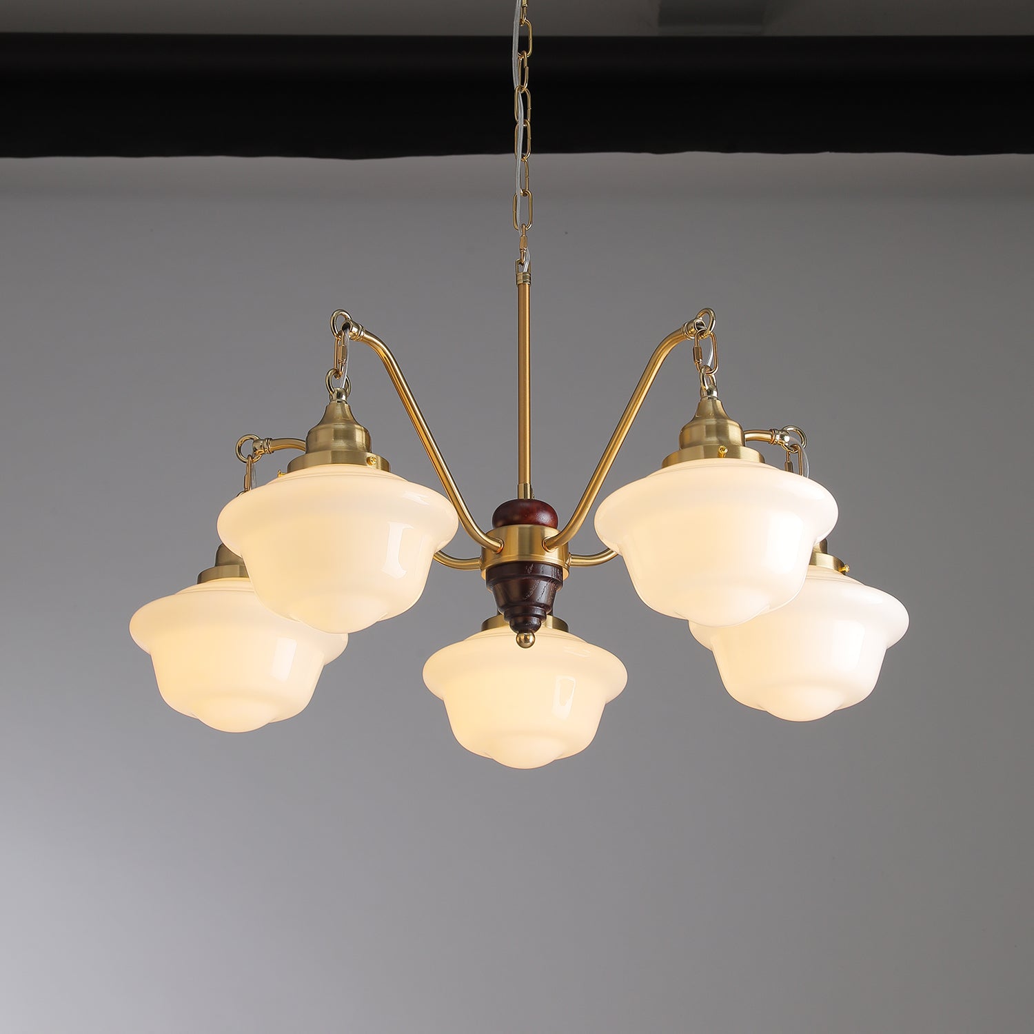 Lustra Kronleuchter Messing Holz Milchglas Klassisch-Letslighting