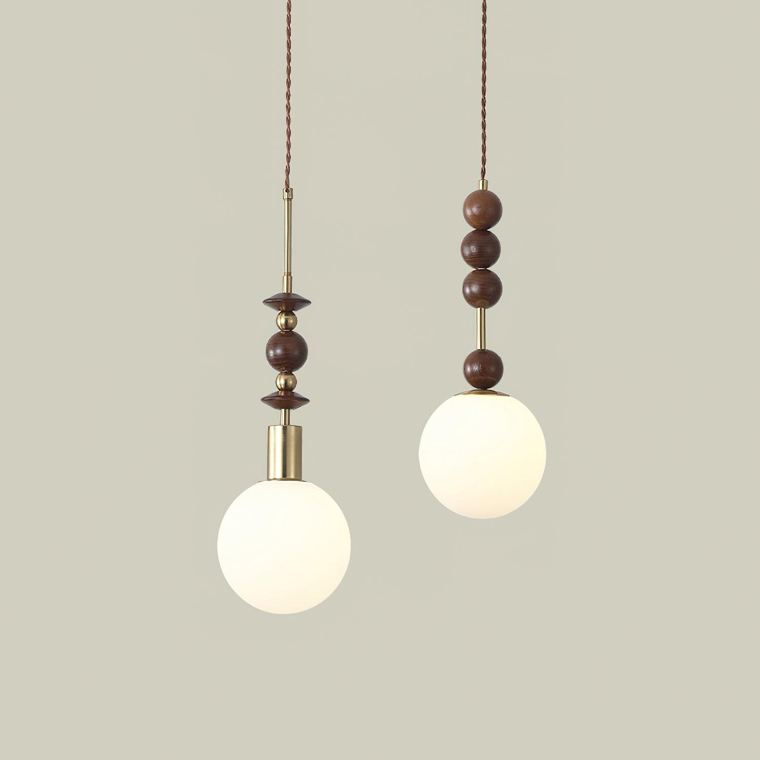 Norn Vintage-Globus-Pendelleuchte mit Holzperlen