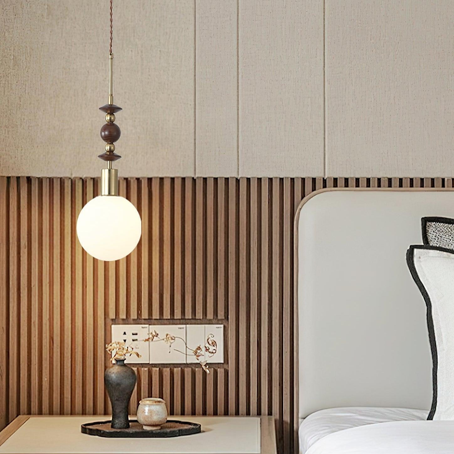 Norn Vintage-Globus-Pendelleuchte mit Holzperlen