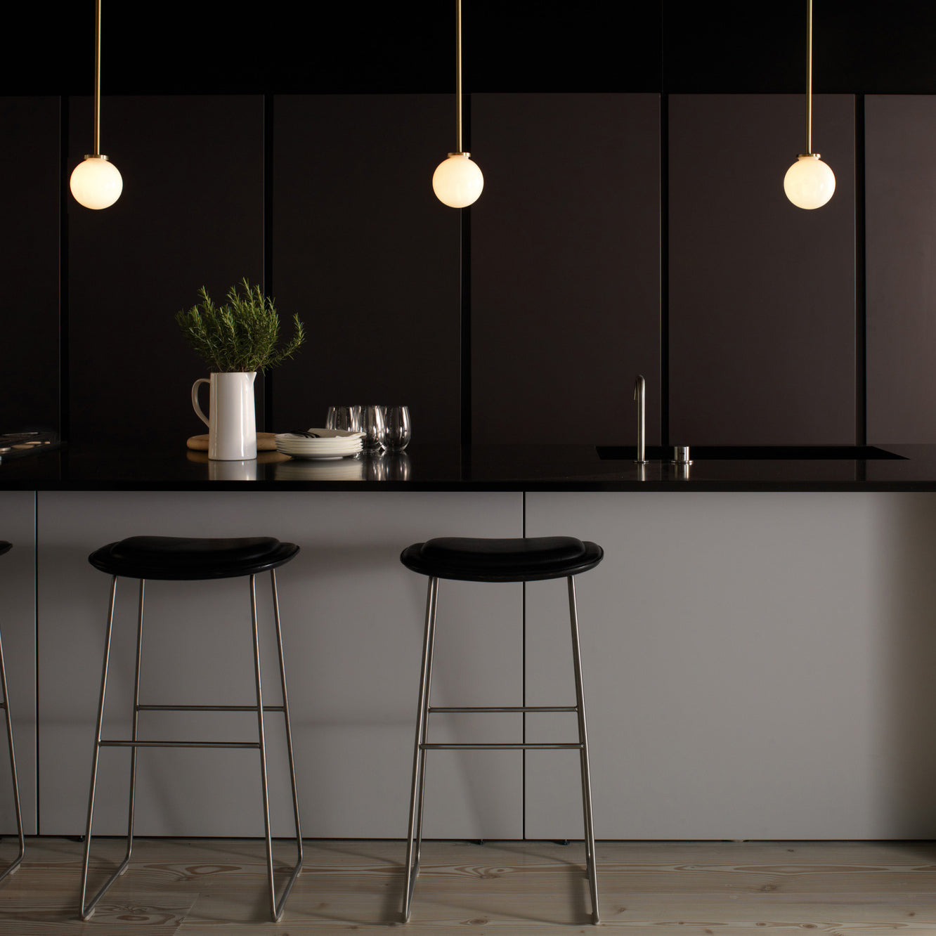 Nyrinis Moderner Kronleuchter aus Messing und Glas-Letslighting