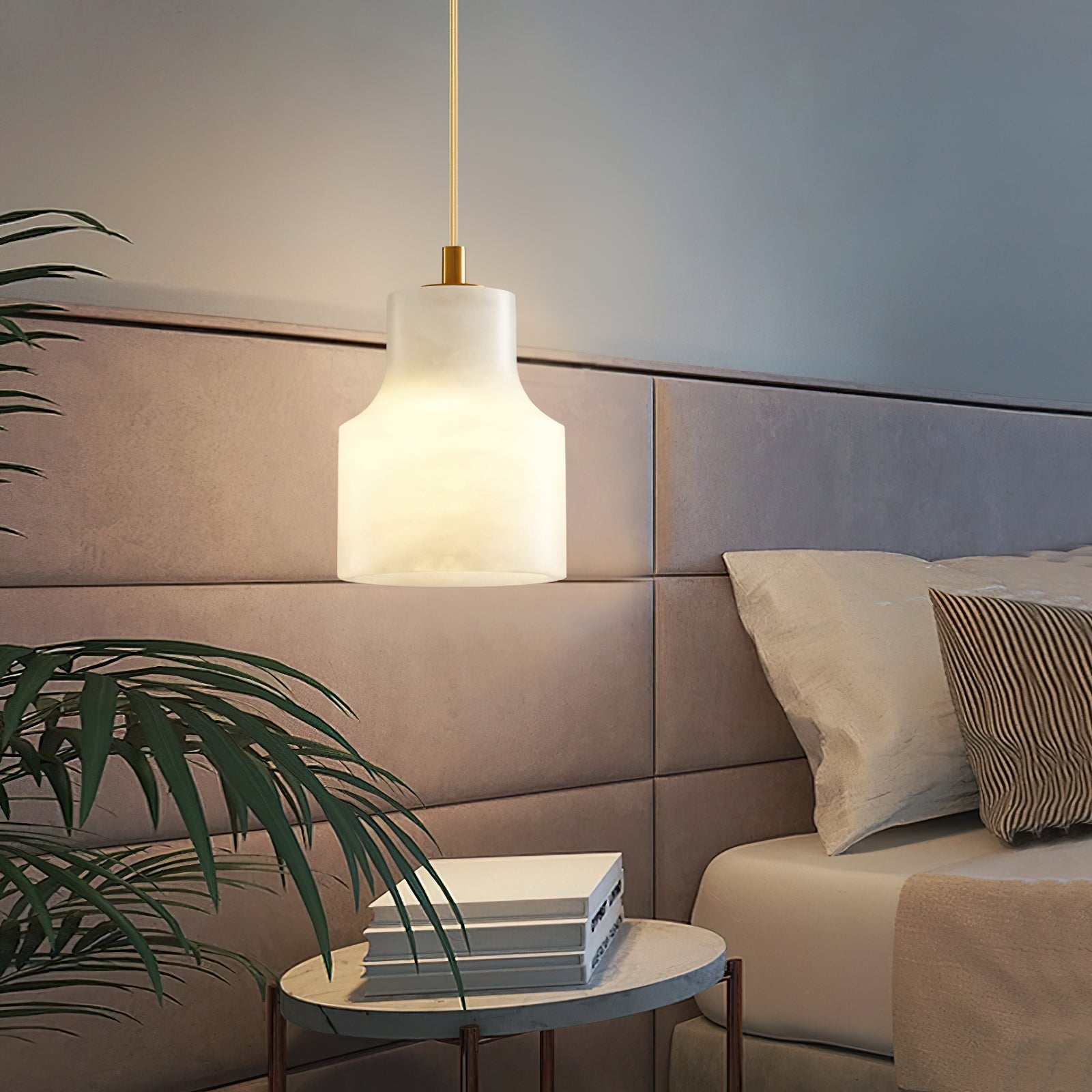 Ritta Alabaster Pendant Light Brass Luxurious