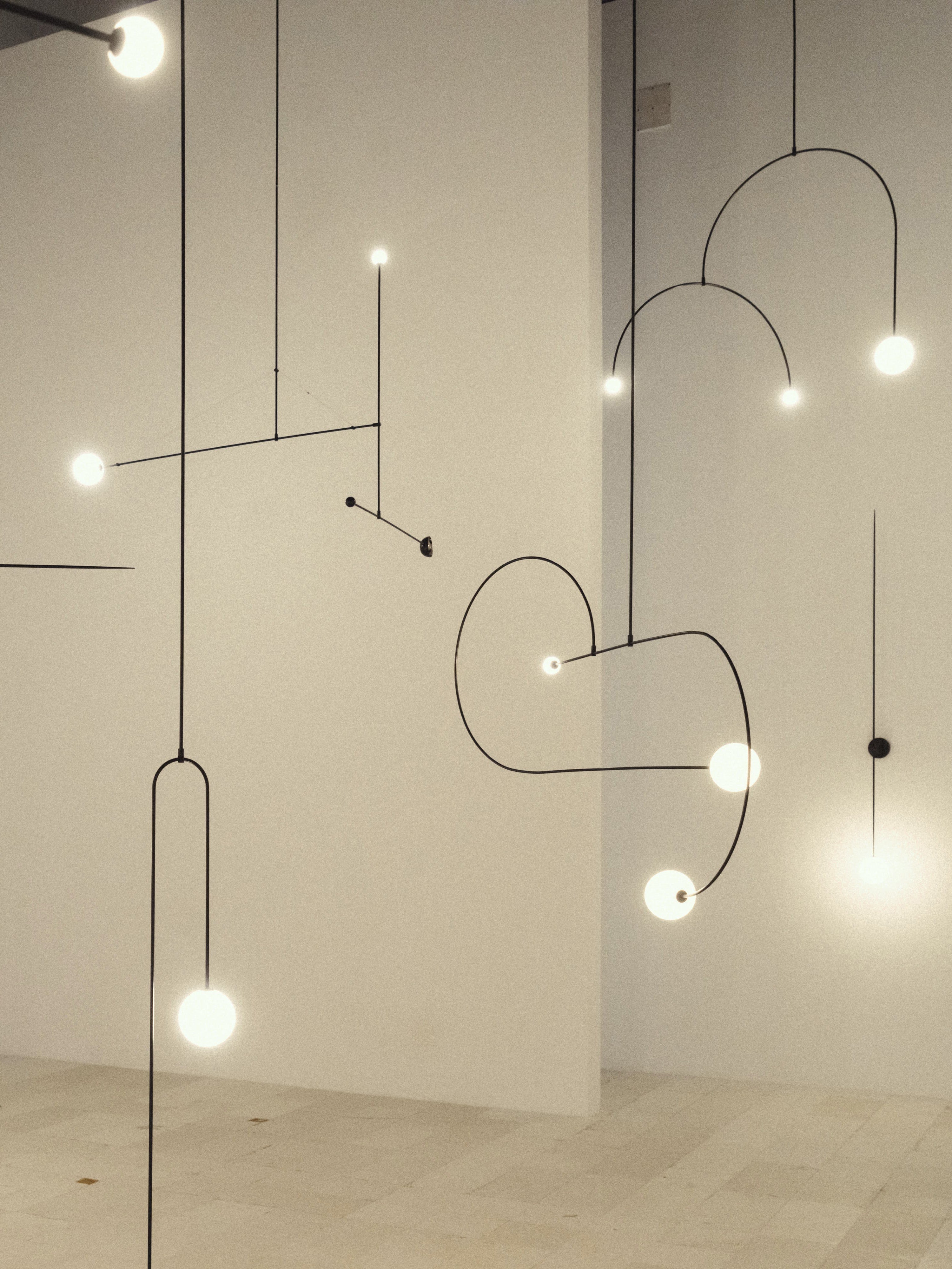 Lustra Kronleuchter Mobile Schwarz Minimalistisch-Letslighting