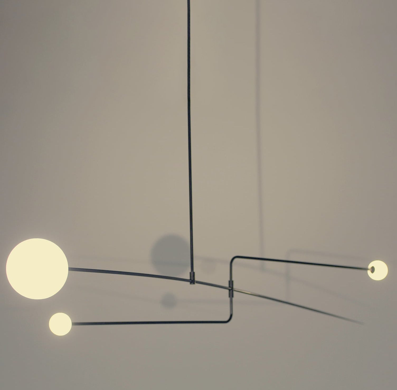 Lustra Kronleuchter Mobile Schwarz Minimalistisch-Letslighting