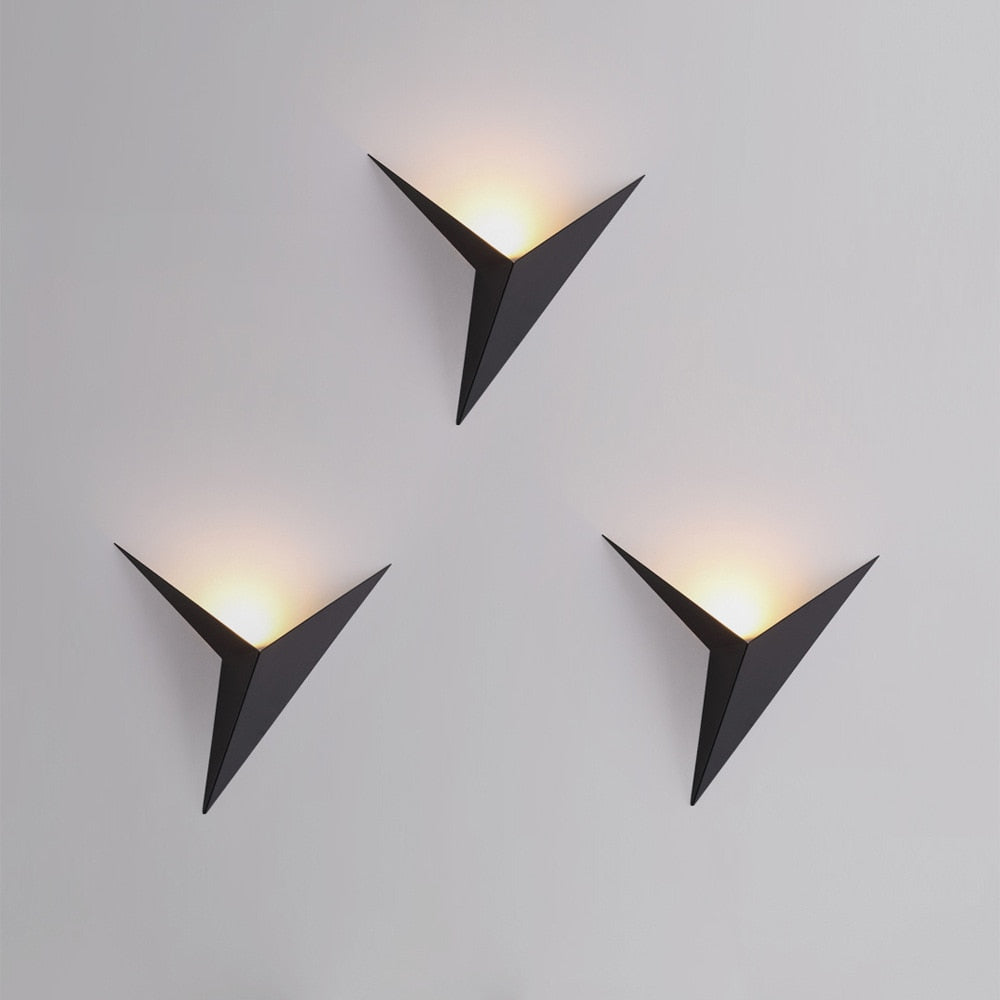 Ray Modern Minimalistisch Dreieckige LED Wandleuchte Weiß/Schwarz Metall