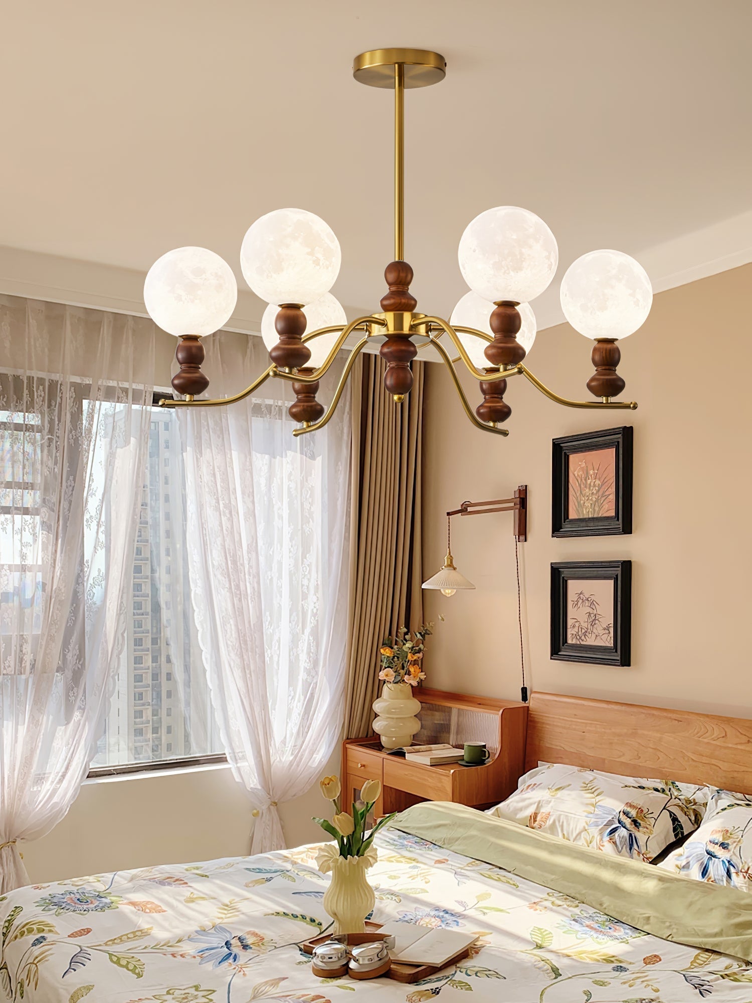 Lustra Kronleuchter Messing Holz Mond Globus Elegant-Letslighting