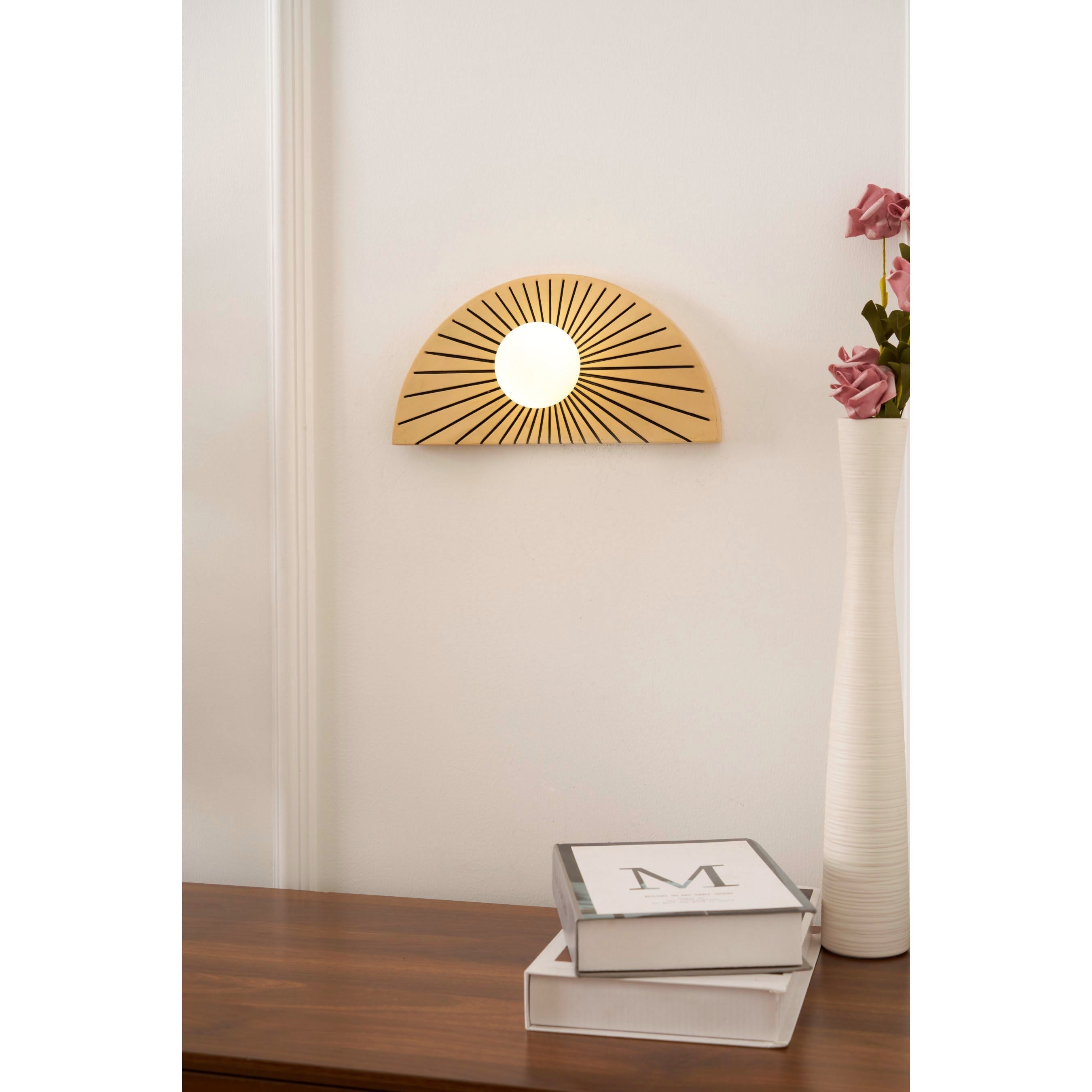 Nytheos Wandleuchte aus Harzglas-Letslighting