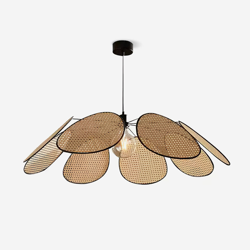 Rivn Kronleuchter mit Rattanblütenblättern Bohemian-Letslighting