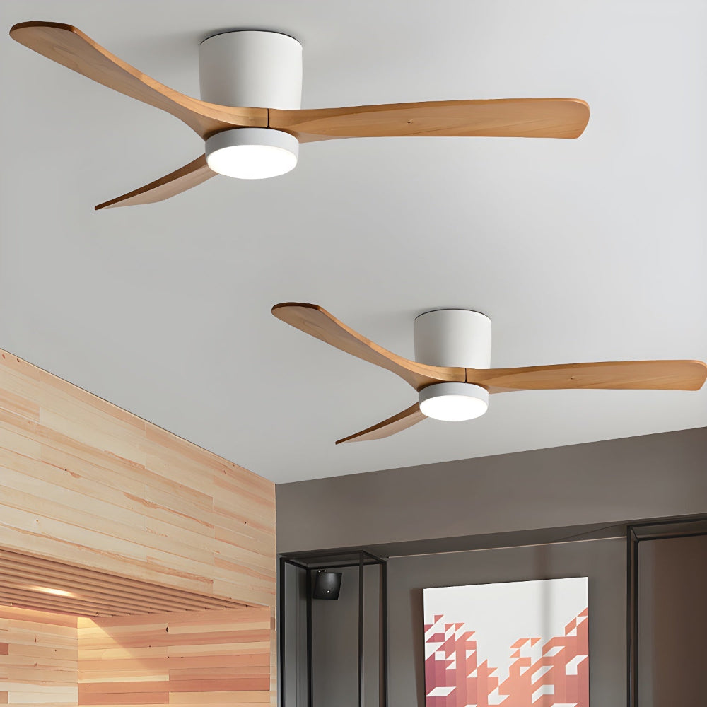 Detail der integrierten LED-Lichtquelle am Elena Deckenventilator
