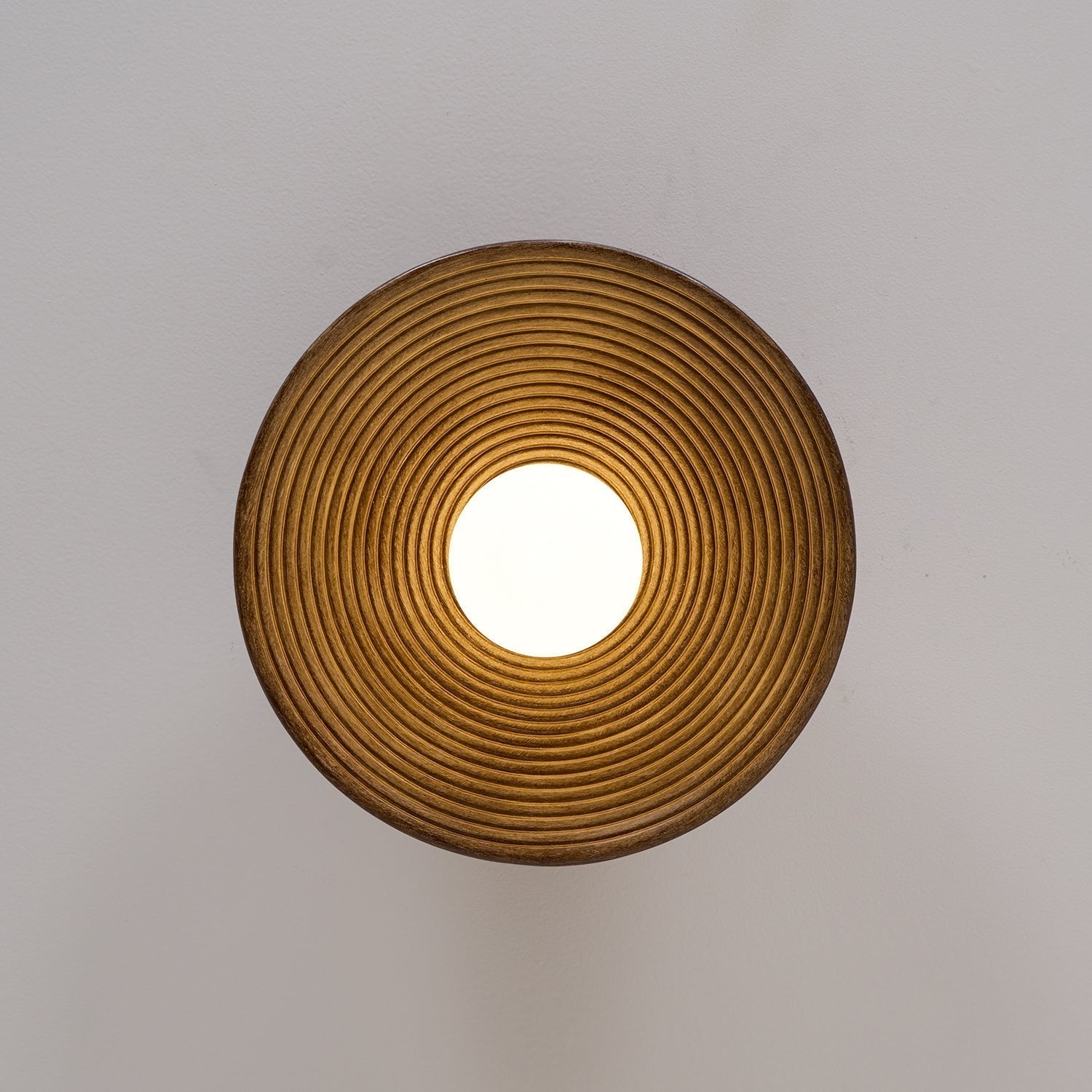 Orvian Holz Aufbaumontierte Deckenleuchte mit Rundem Globus-Letslighting