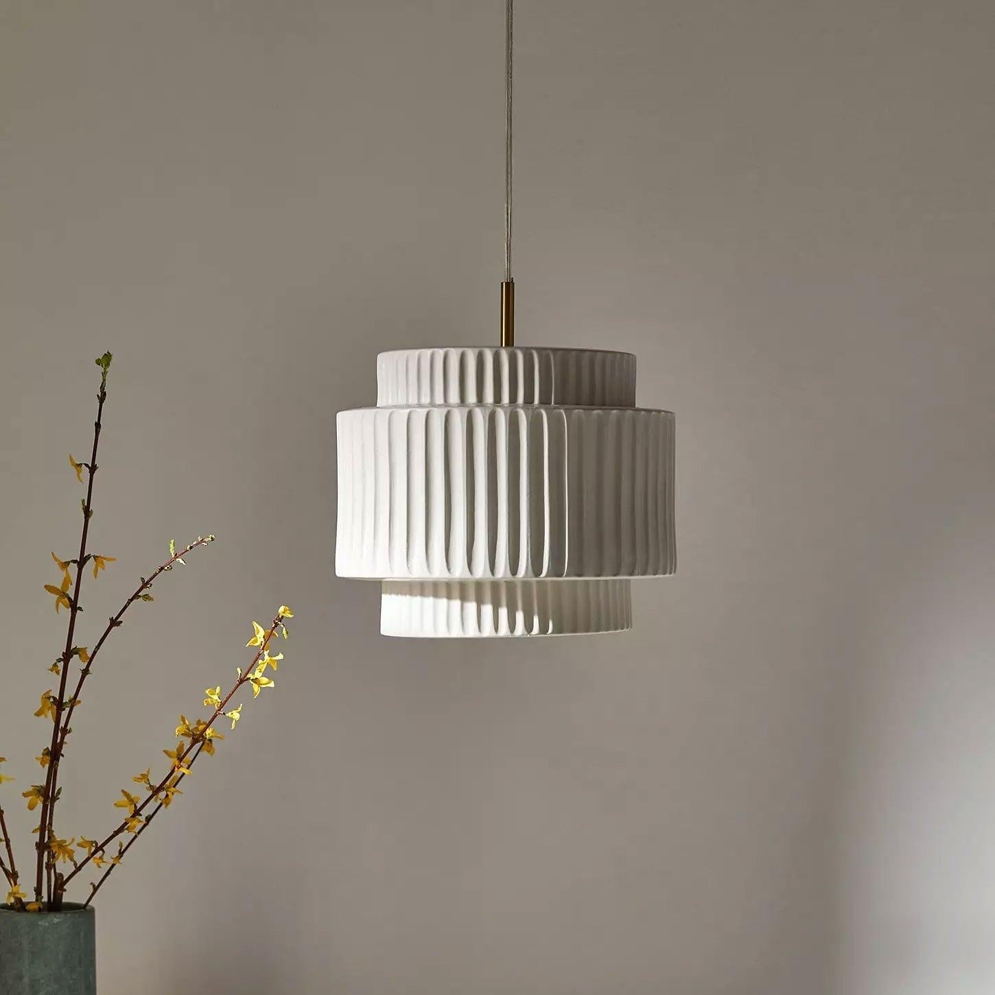 Aurelia Moderne Pendelleuchte aus Kunstharz-Letslighting