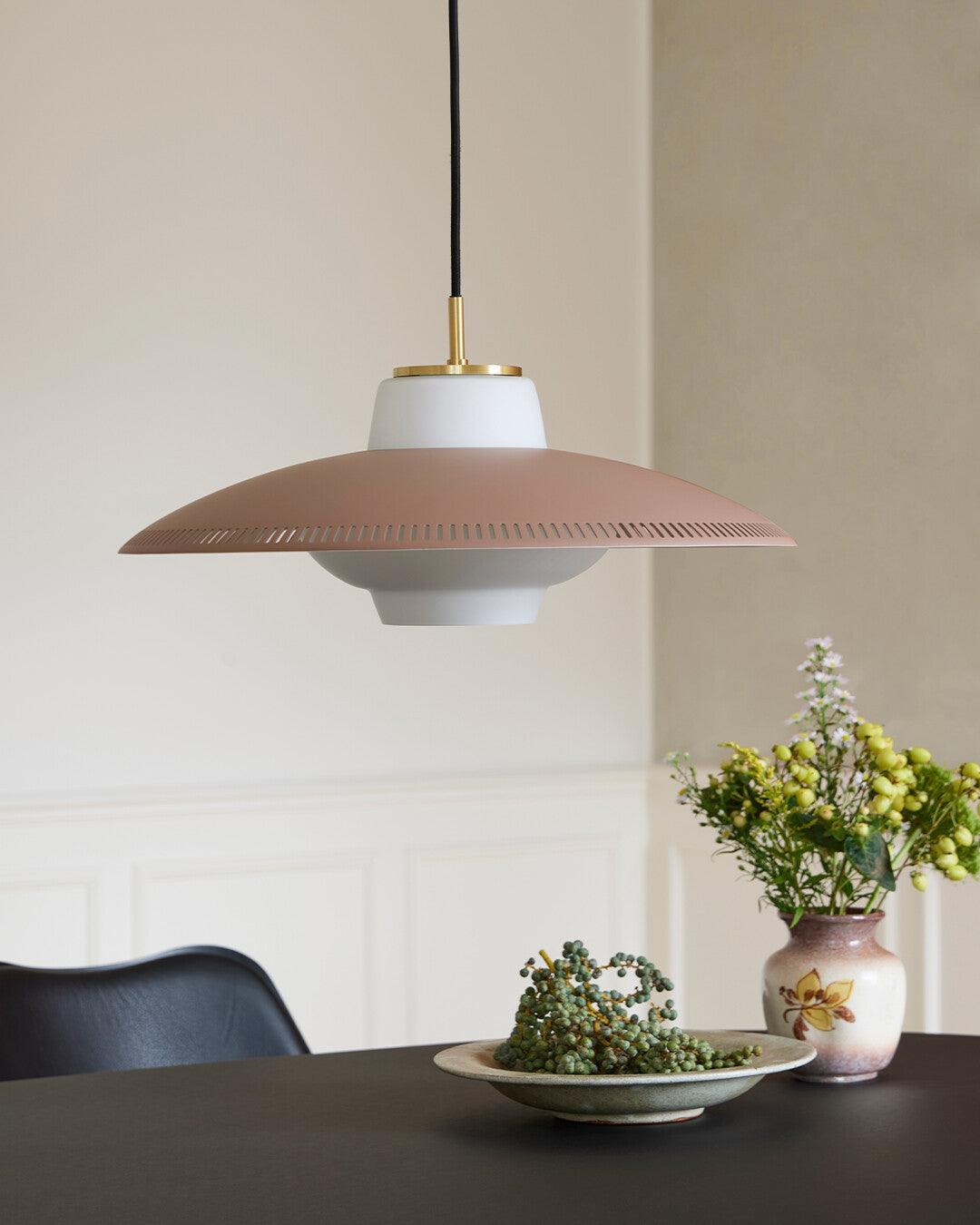 Solara Pendelleuchte Opalglas Breitschirm Klassisch-Letslighting