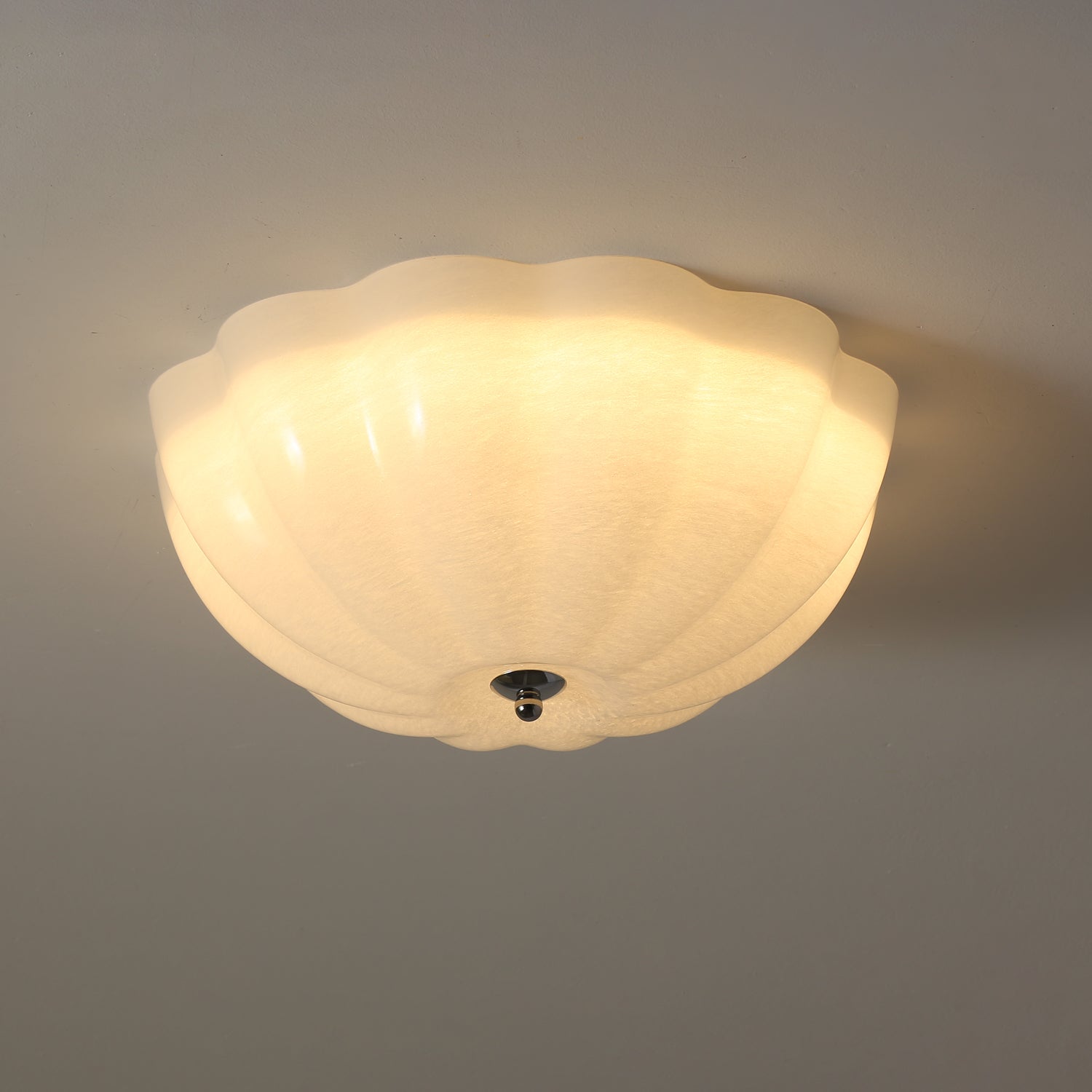 Uphaara Moderne Minimalistische Deckenleuchte aus Opalglas-Letslighting