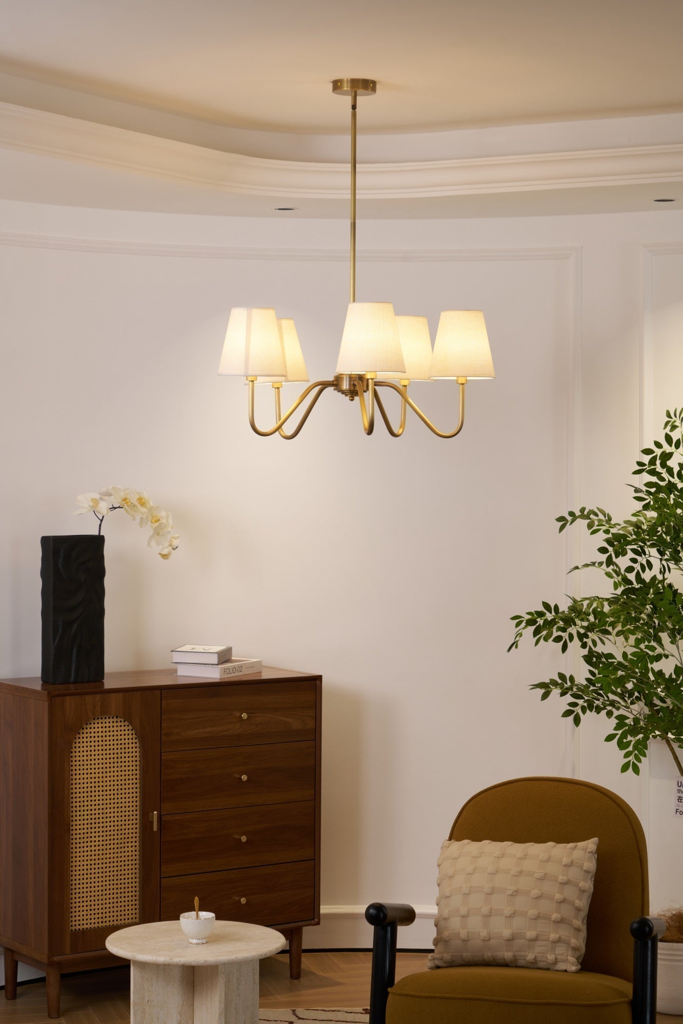 Viraean Vintage Kronleuchter aus Messing mit Stoffbezug-Letslighting