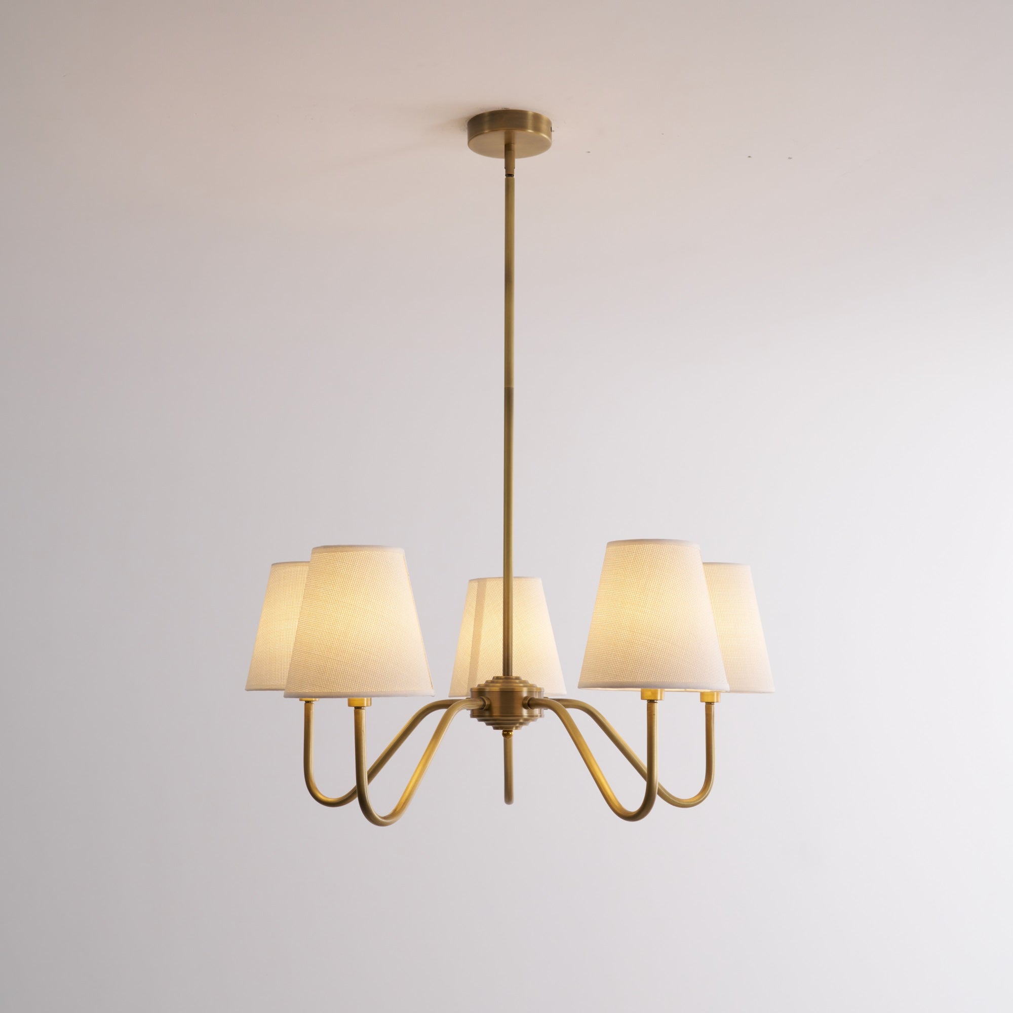 Viraean Vintage Kronleuchter aus Messing mit Stoffbezug-Letslighting
