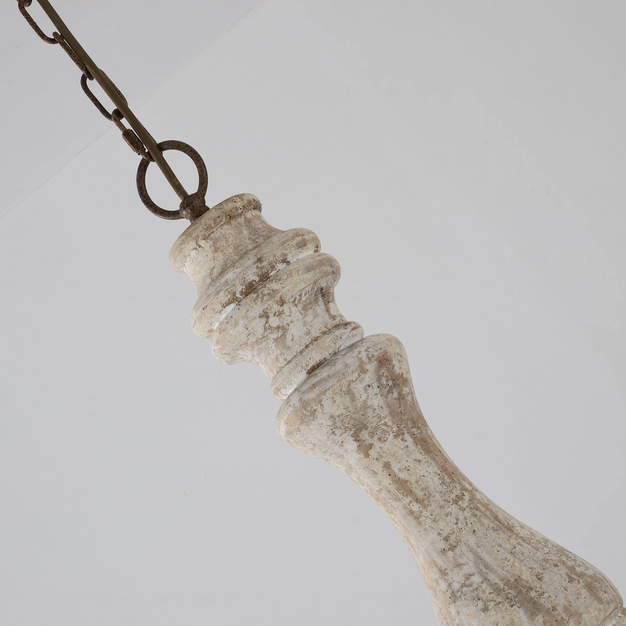 Emirel Vintage 8-flammiger Kerzenleuchter aus Holz-Letslighting