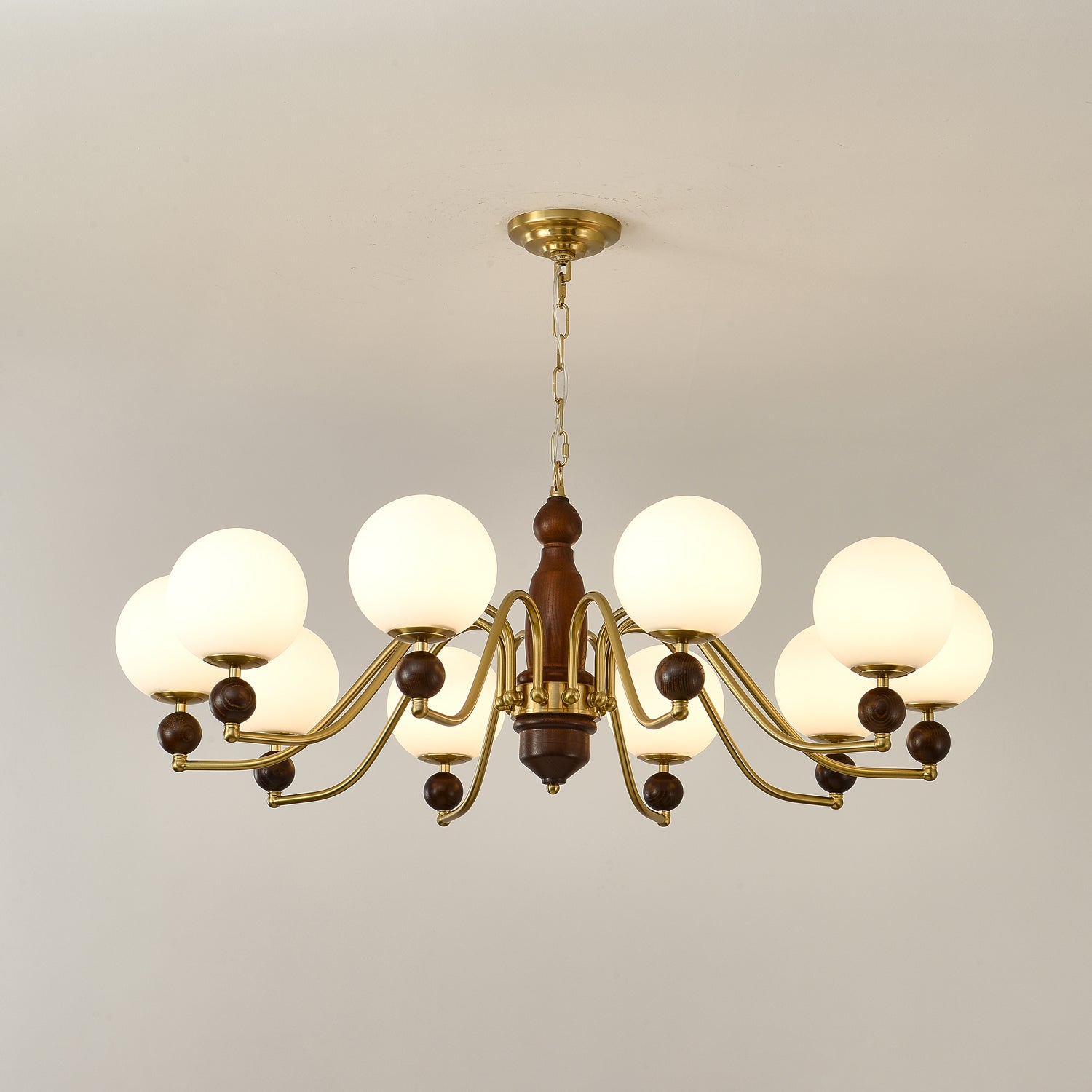 Lustra Kronleuchter Holz Messing Globus-Letslighting