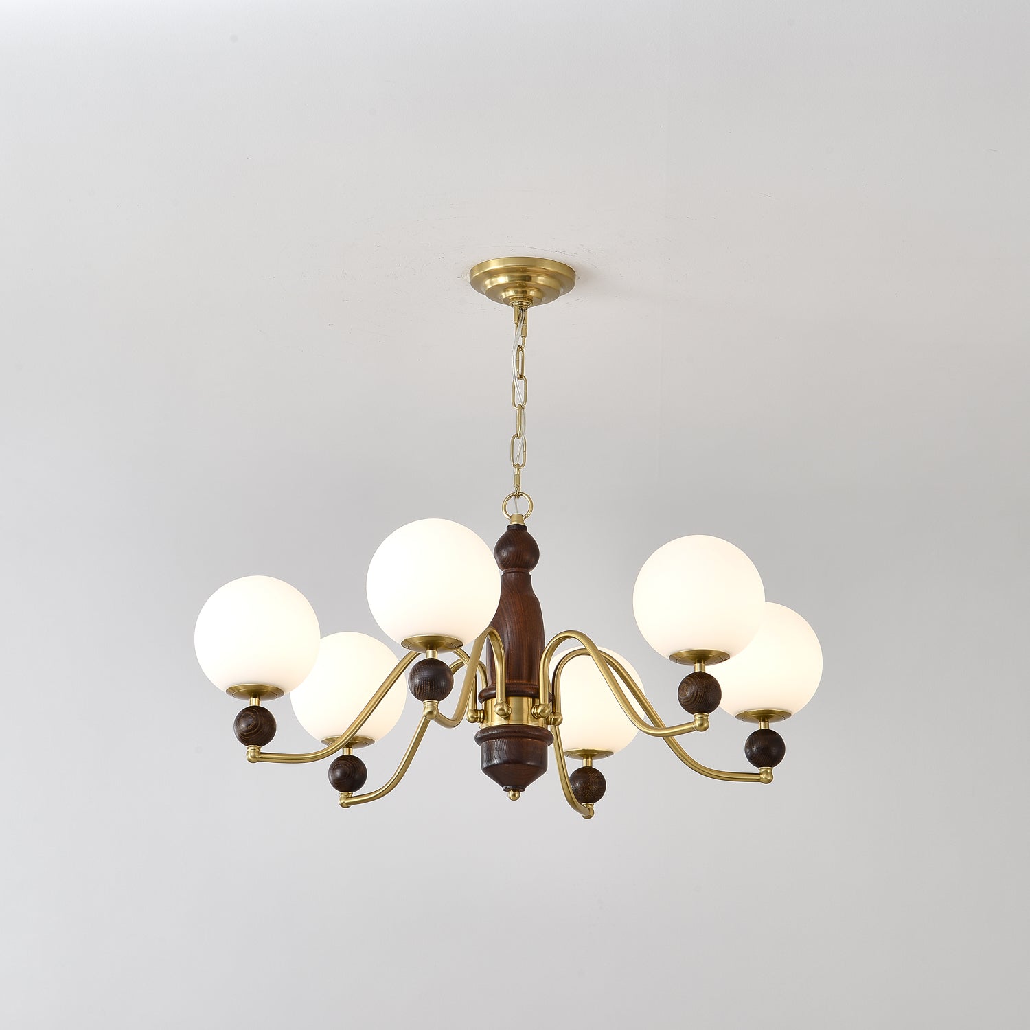 Lustra Kronleuchter Holz Messing Globus-Letslighting