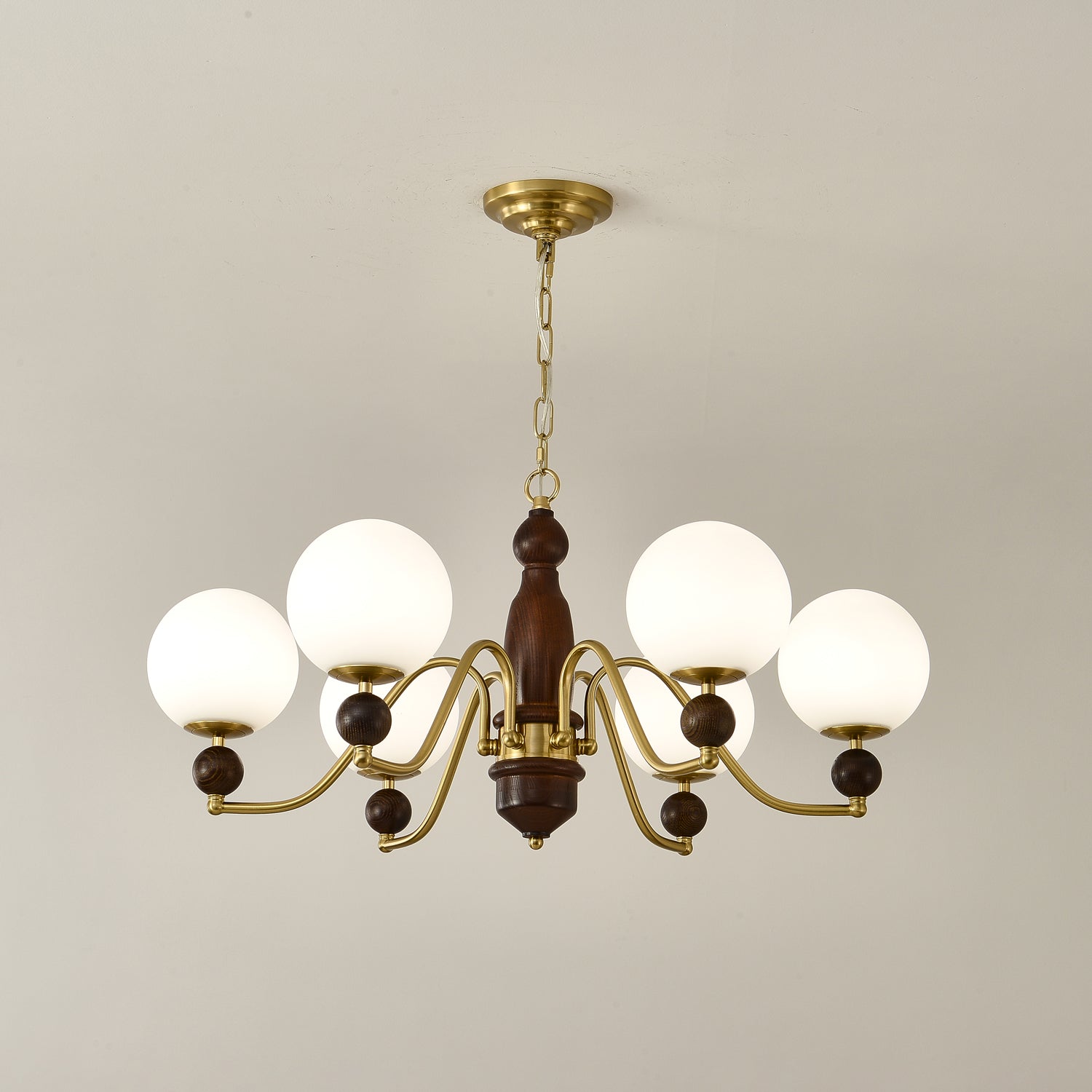 Lustra Kronleuchter Holz Messing Globus-Letslighting