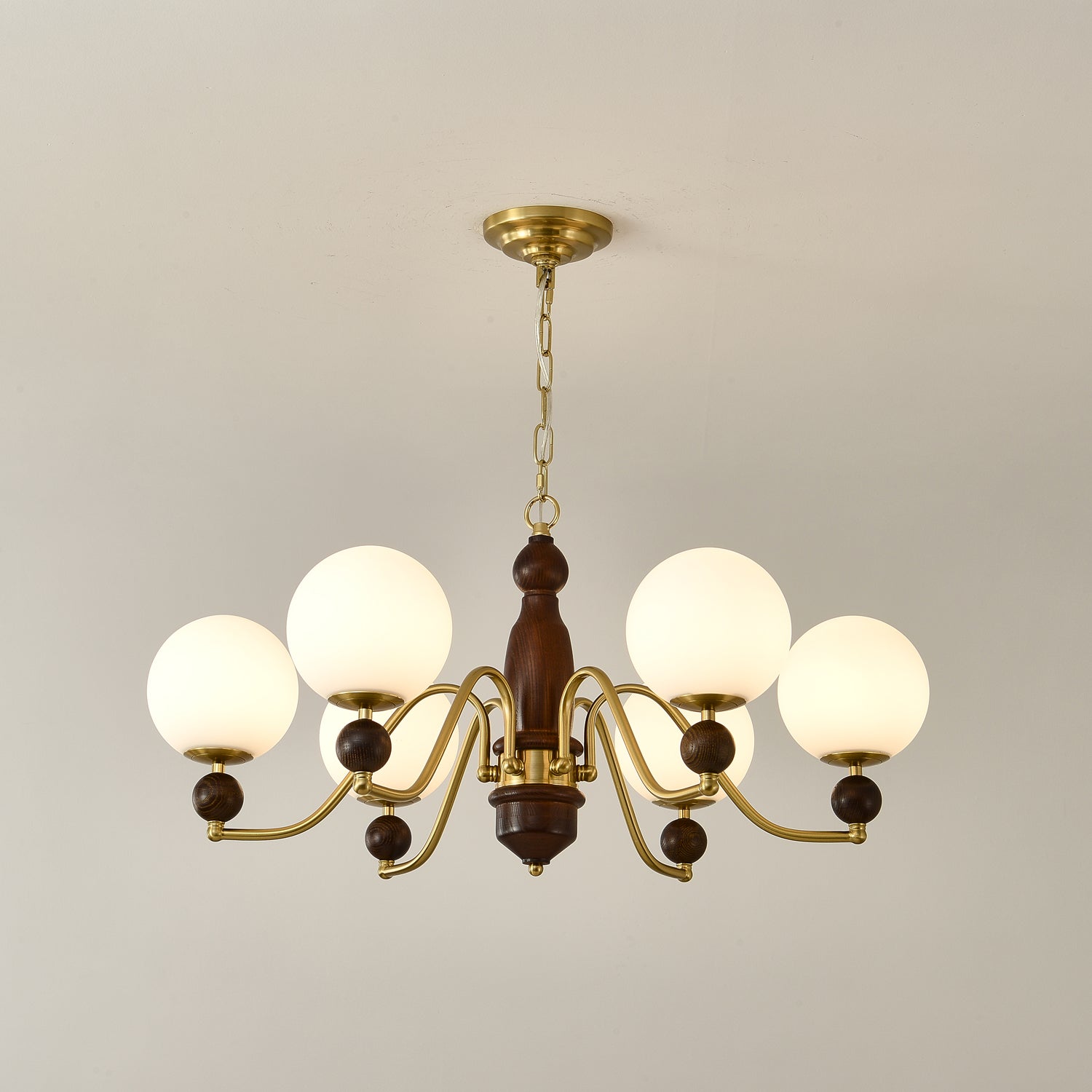 Lustra Kronleuchter Holz Messing Globus-Letslighting