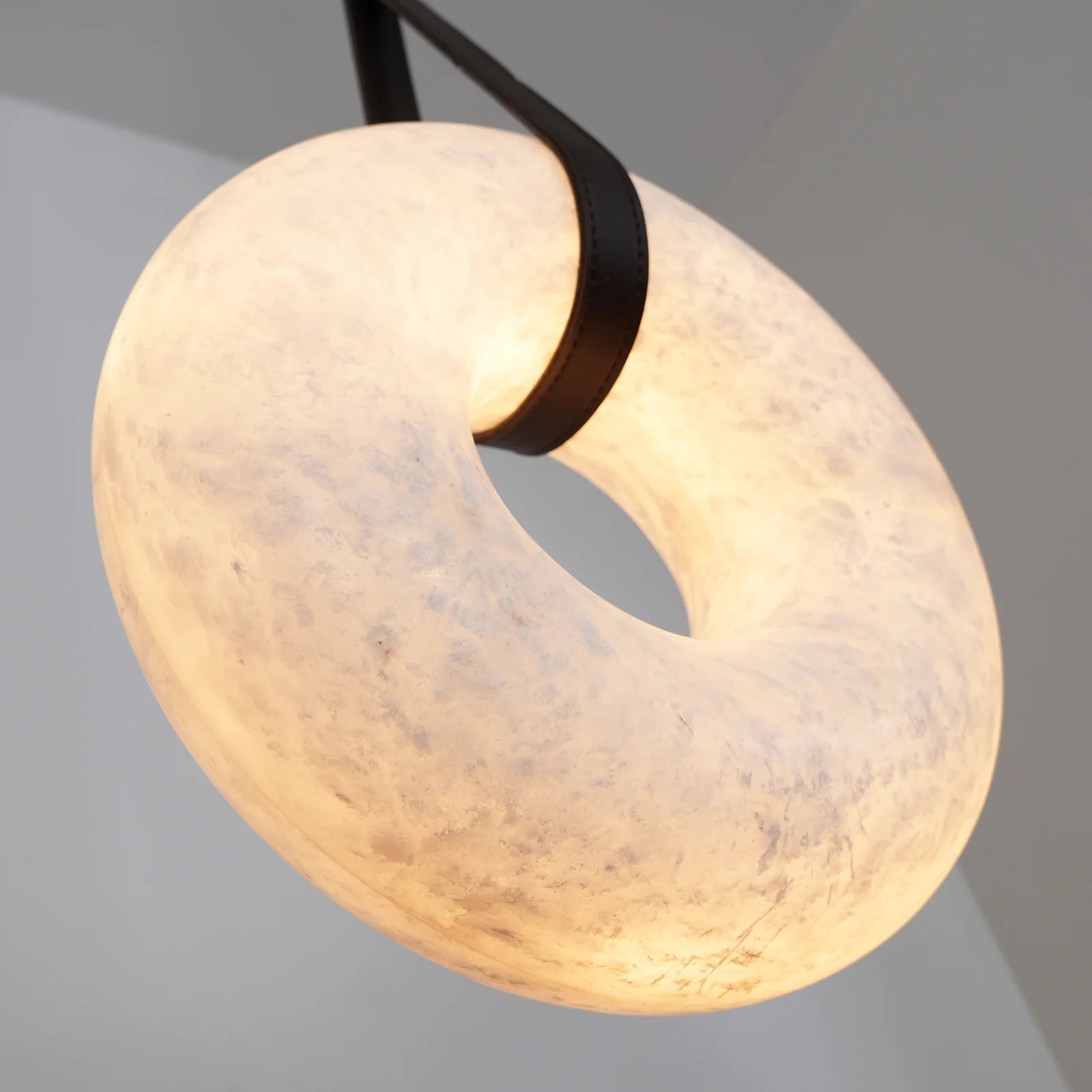Aurtala Premium Nordic Art Alabaster Pendant Lamp - Letslighting