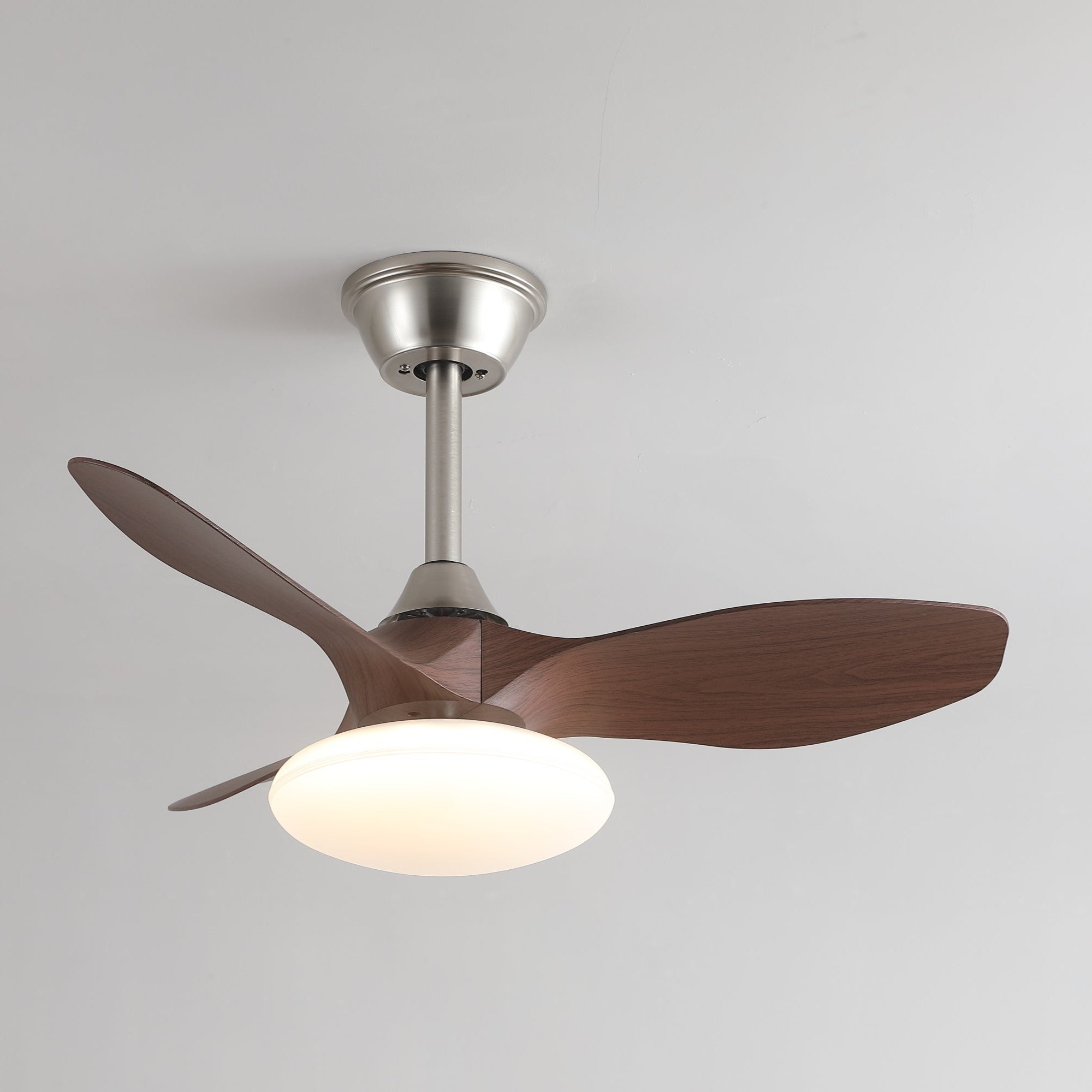 Sylvara Deckenventilatorleuchte mit PC-Schirm und weißem Lampenschirm