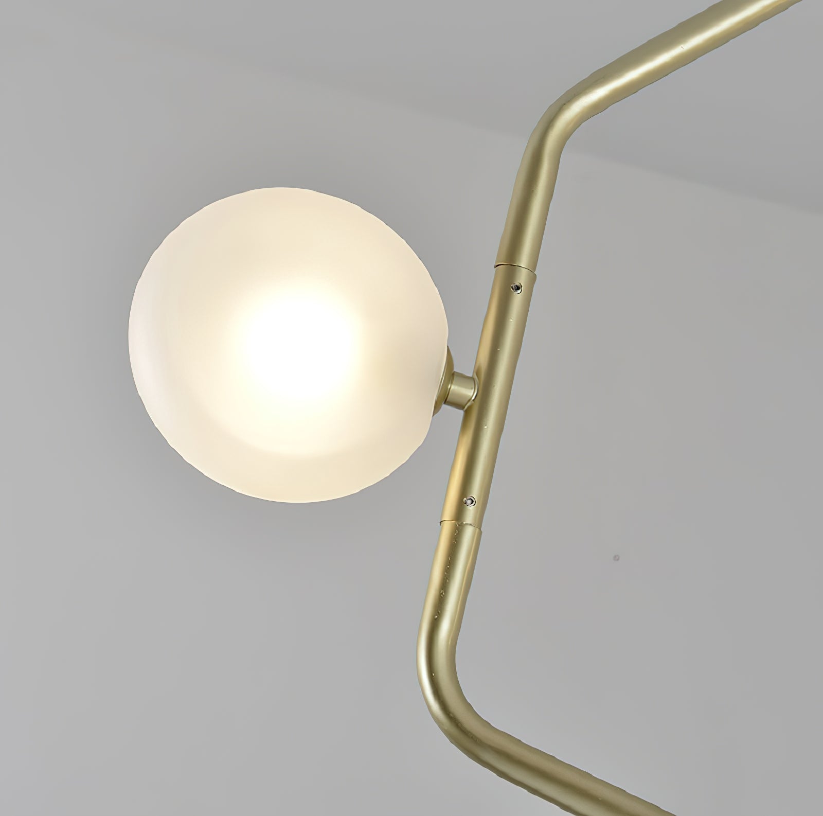 Aurvaryra Minimalistischer Kronleuchter aus Messing und Glas-Letslighting