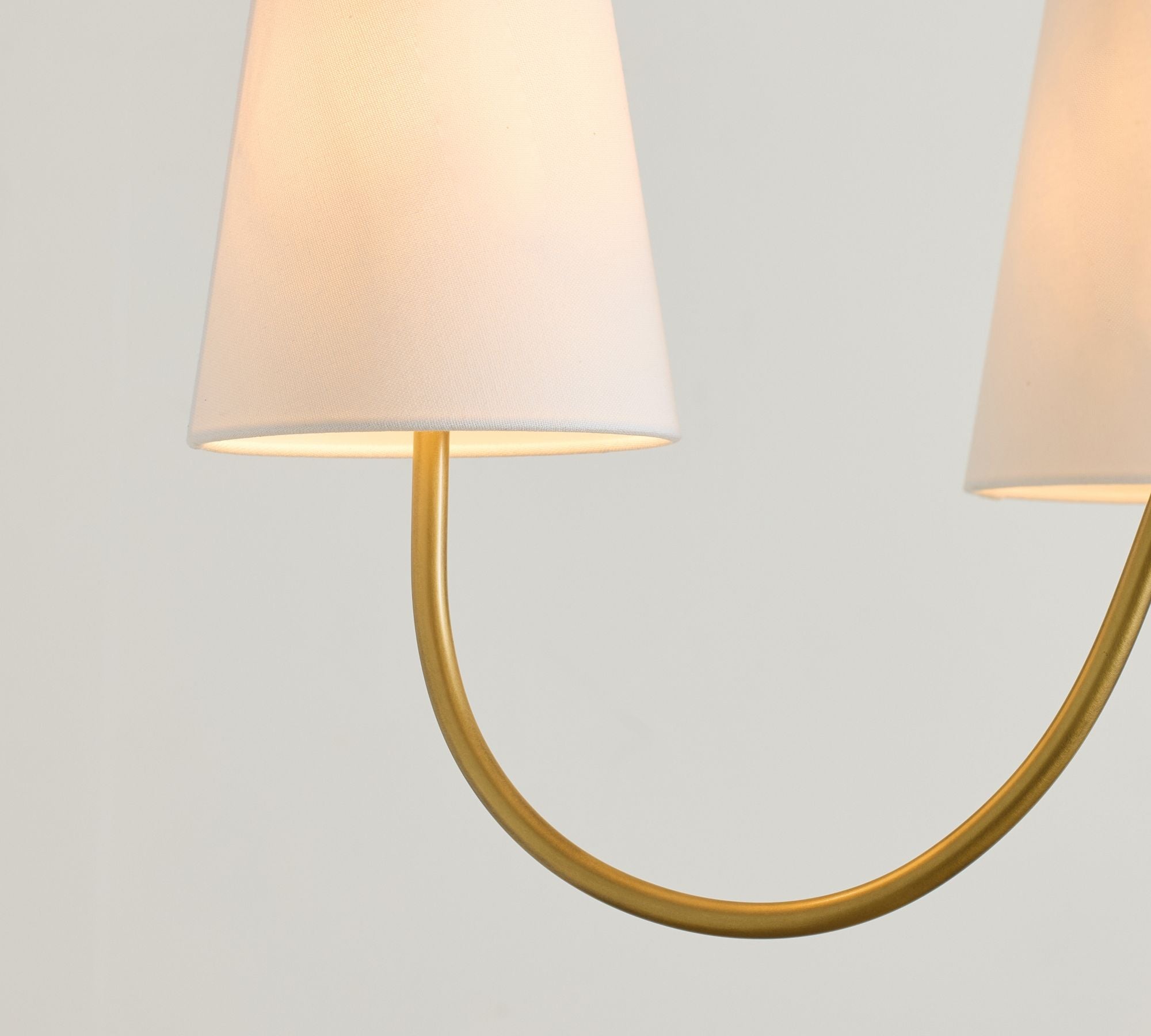 Cevaris Geschwungener Messing Stoff Kronleuchter-Letslighting