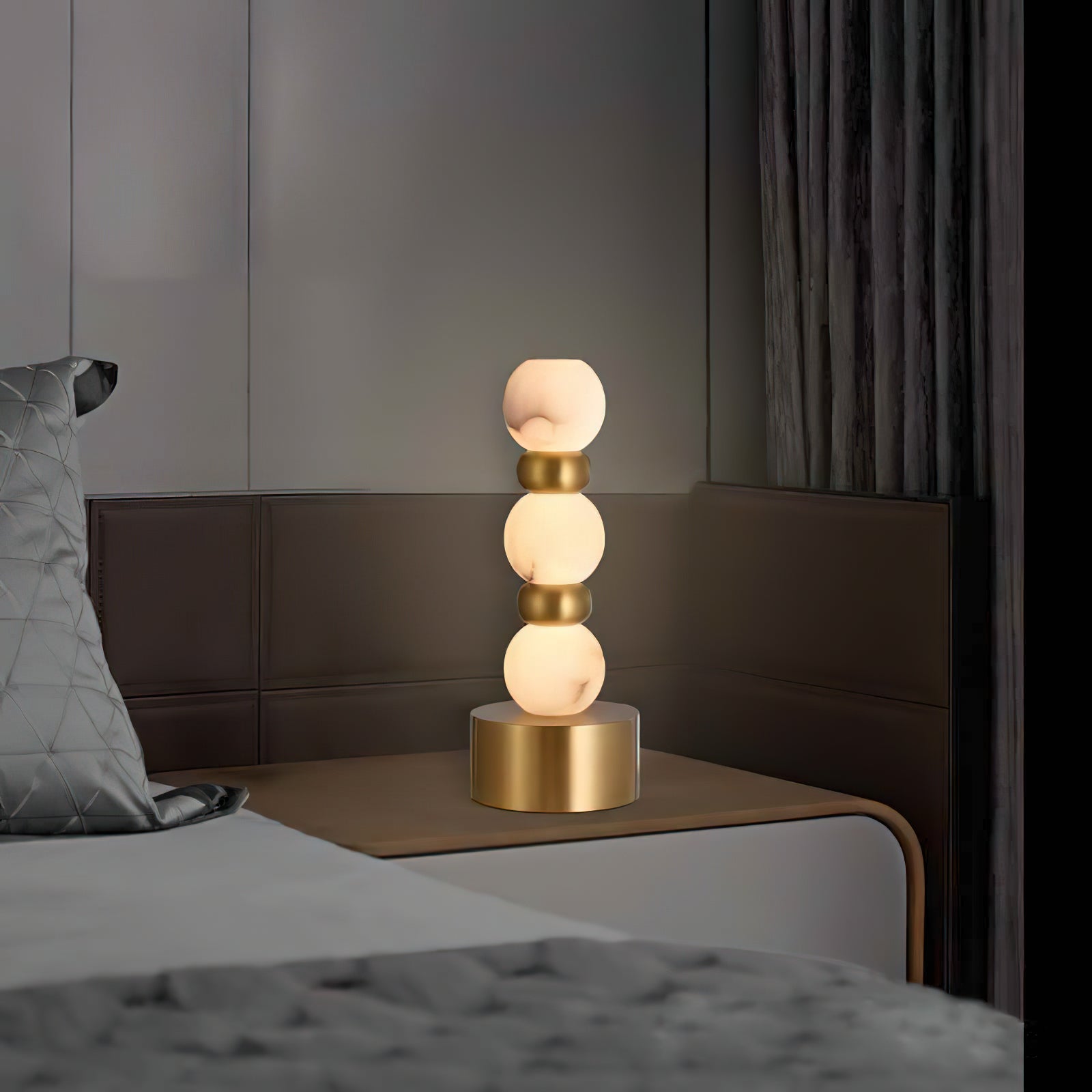 Pearl Xyx Table Lamp - Letslighting