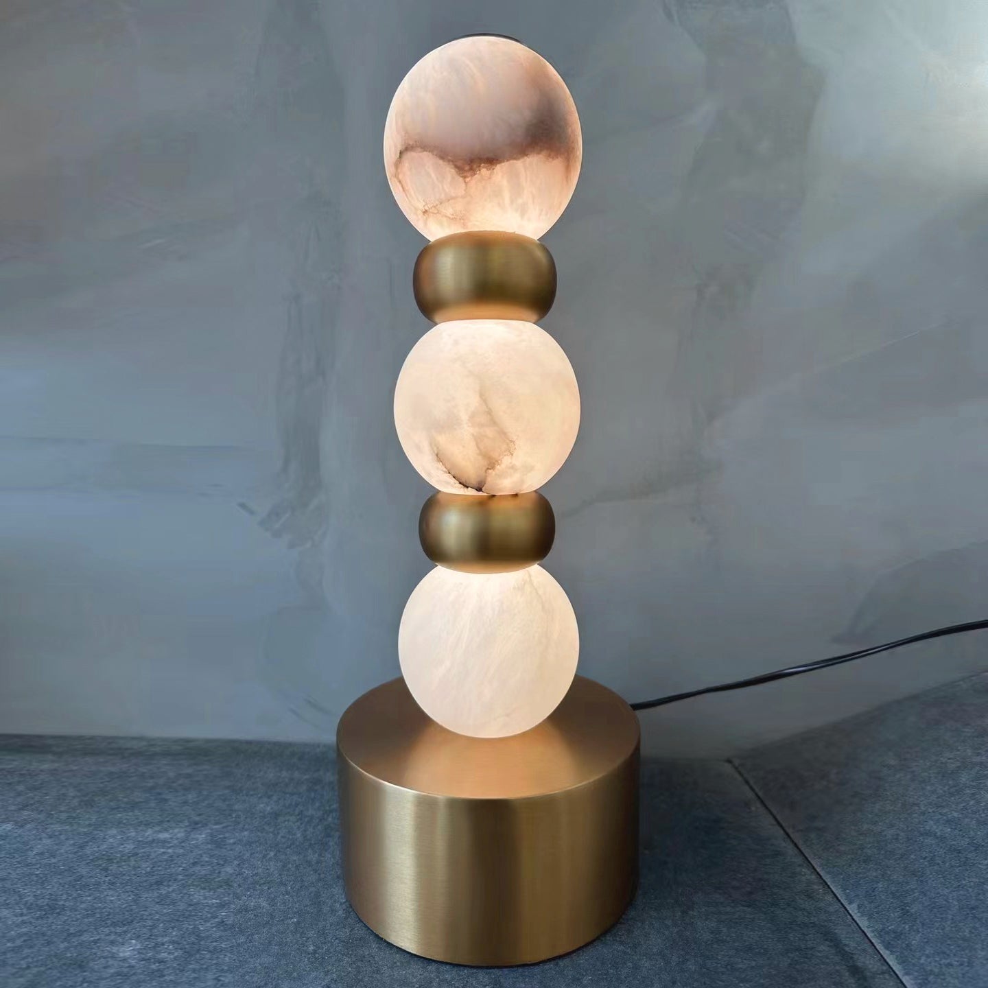 Pearl Xyx Table Lamp - Letslighting