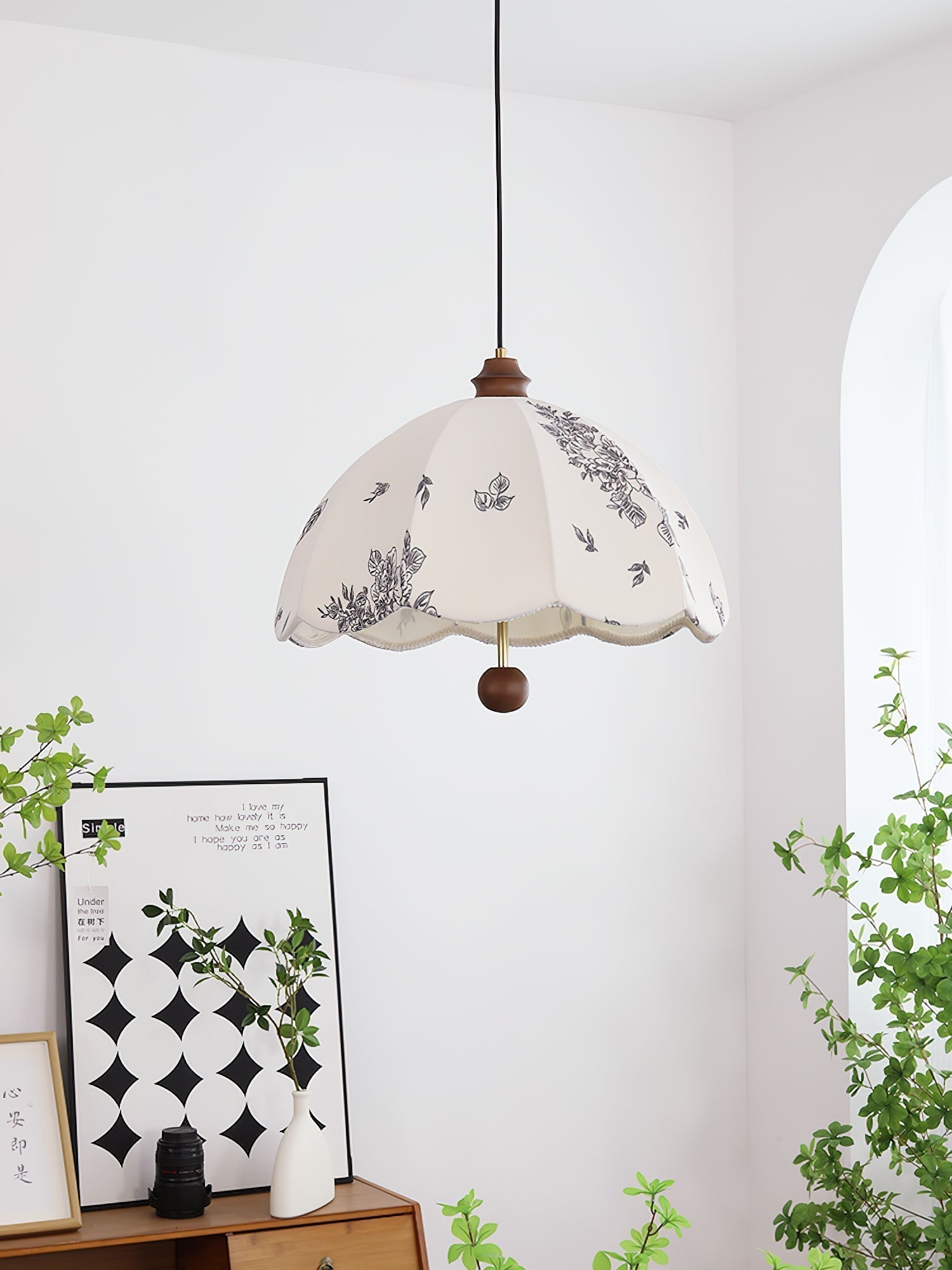 Vevenir Petal Whisper Pendelleuchte aus Holz und Stoff-Letslighting