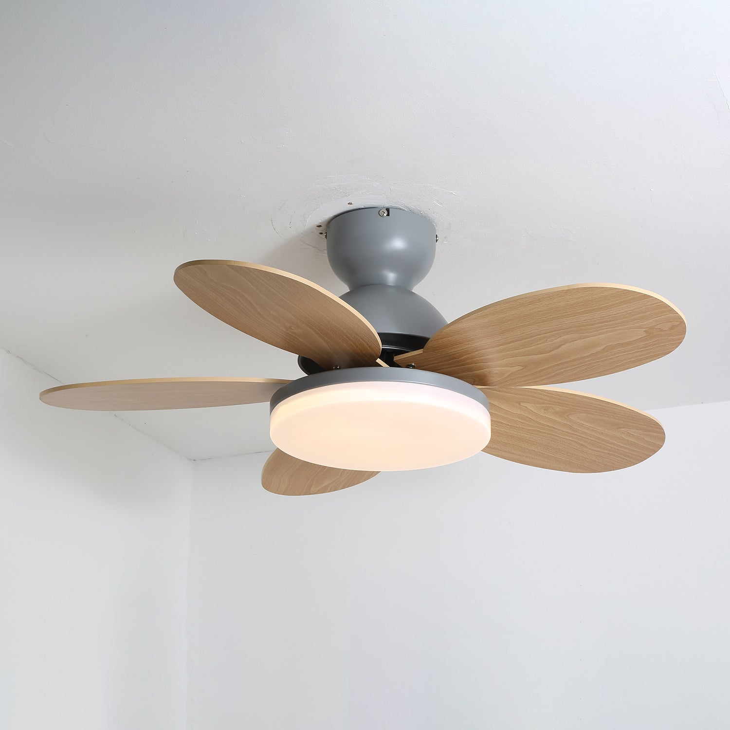 Liora Bunter Glas-Deckenventilator mit Beleuchtung für Kinderzimmer