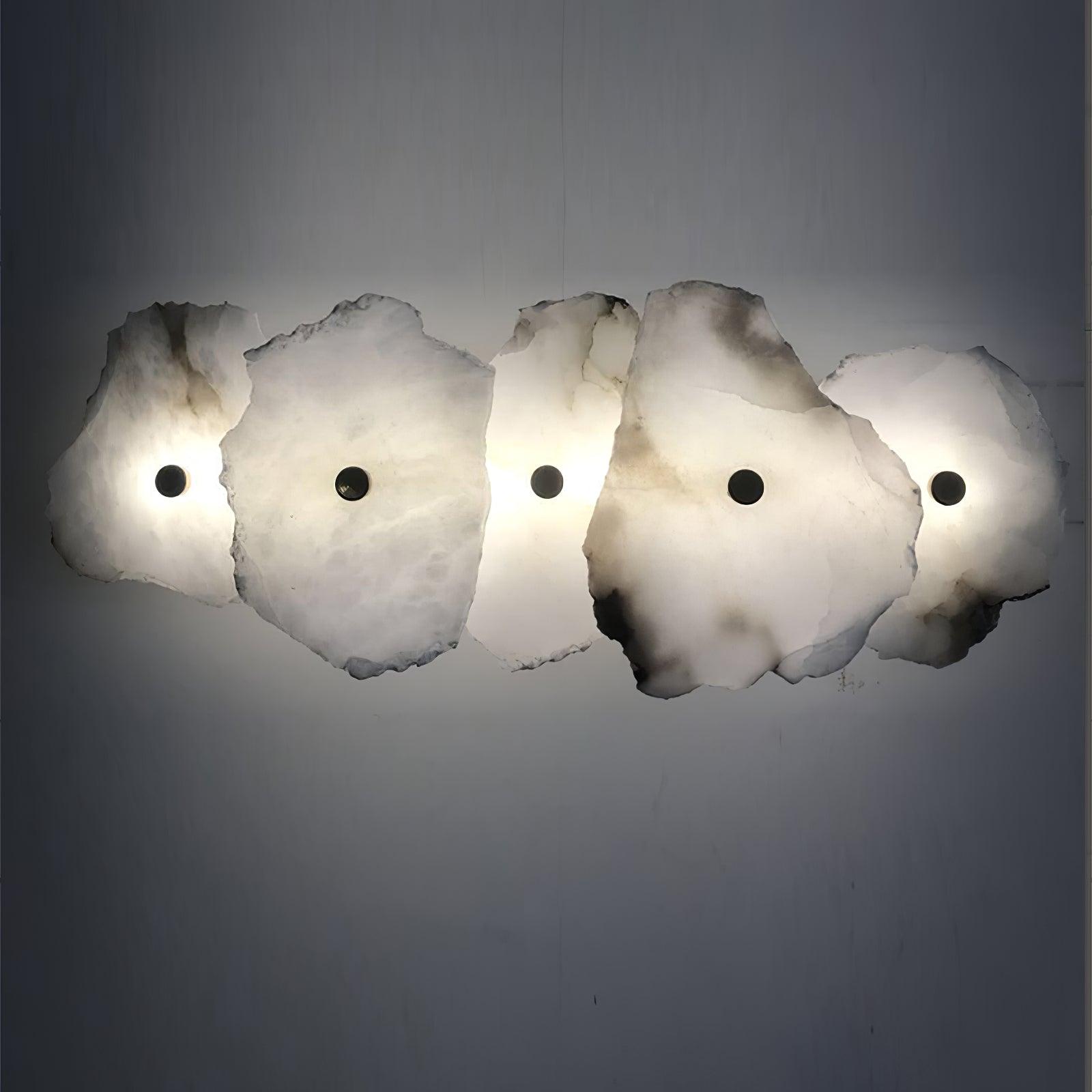 Cevra Alabaster-Blumen-Wandleuchte