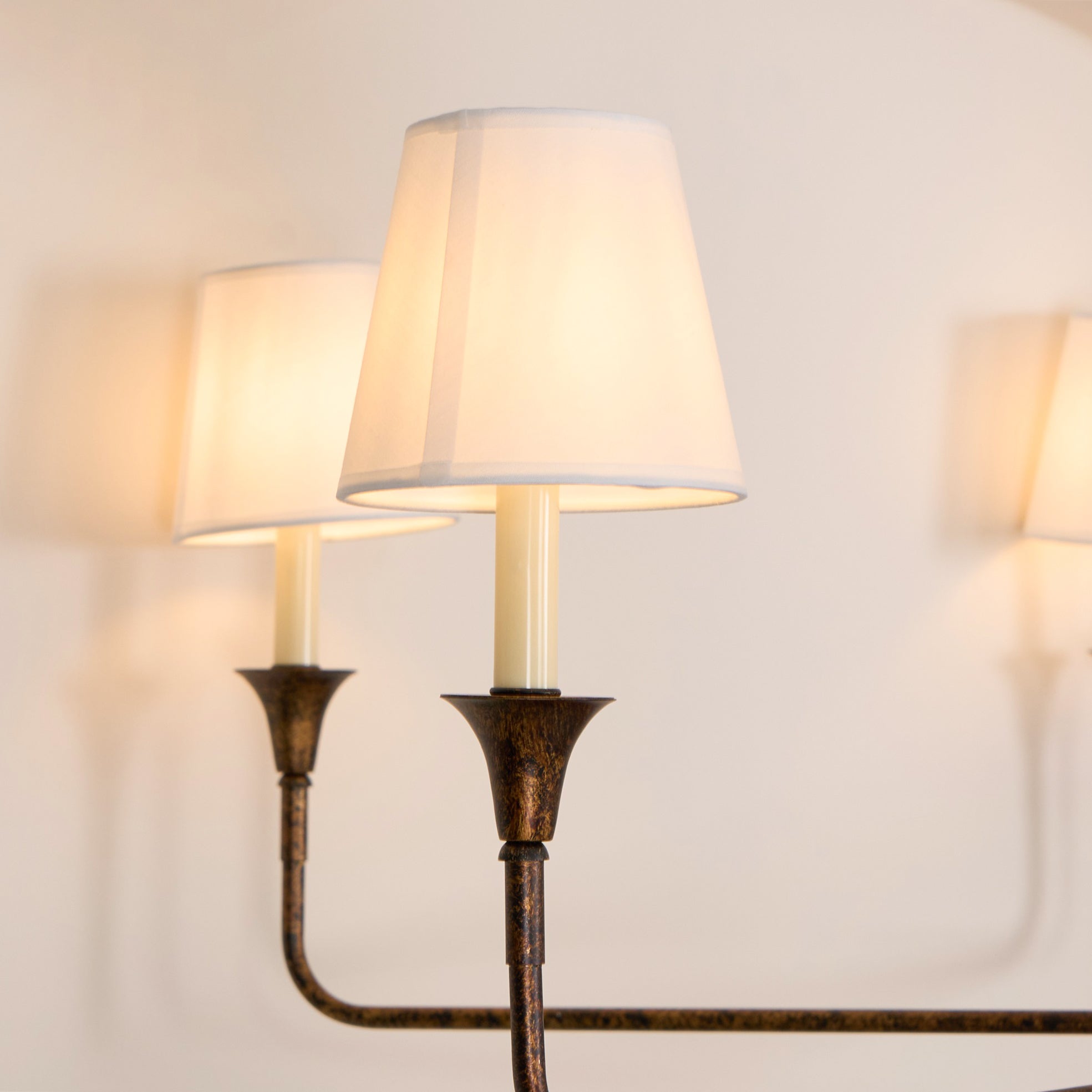 Lustra Pendelleuchte Schwarz Kerzenform Zulaufend-Letslighting