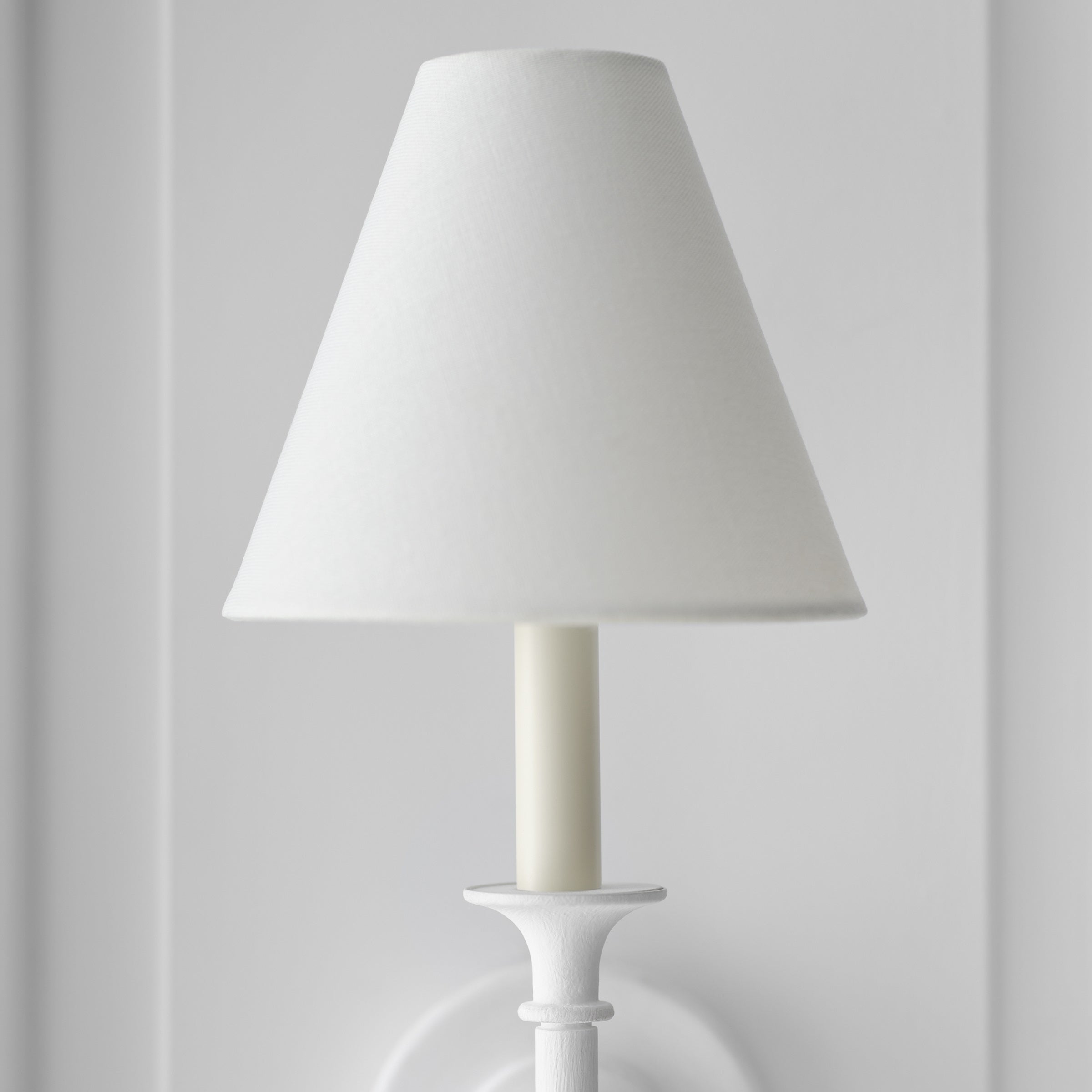 Vivienne Wandleuchte mit Stoffschirm
